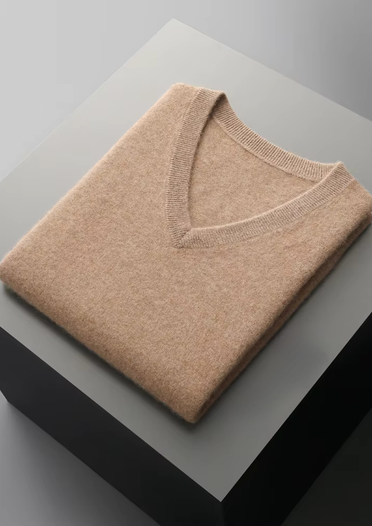 Pure Extra-Fine Merino Wool V-Neck Vest | Roccella