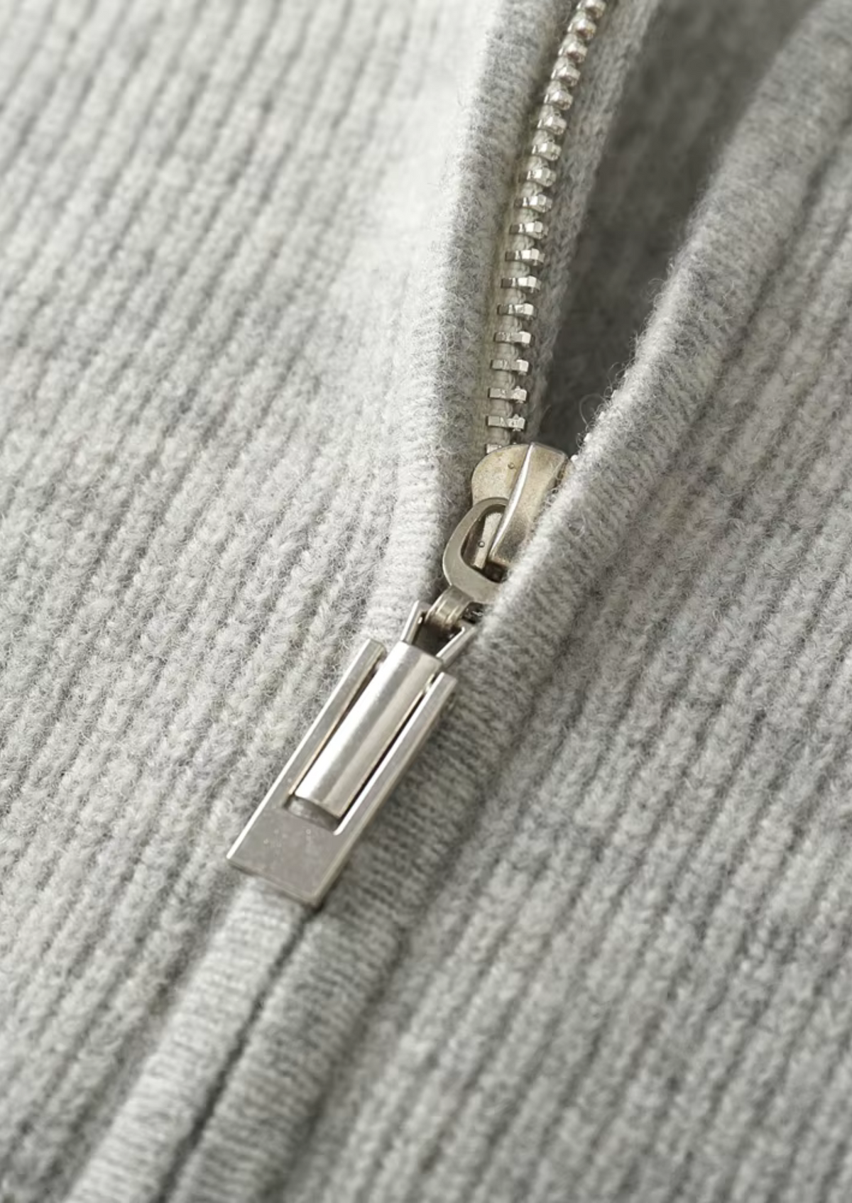 Pure Extra-Fine Merino Wool Ribbed Zip Hoodie | Roccella