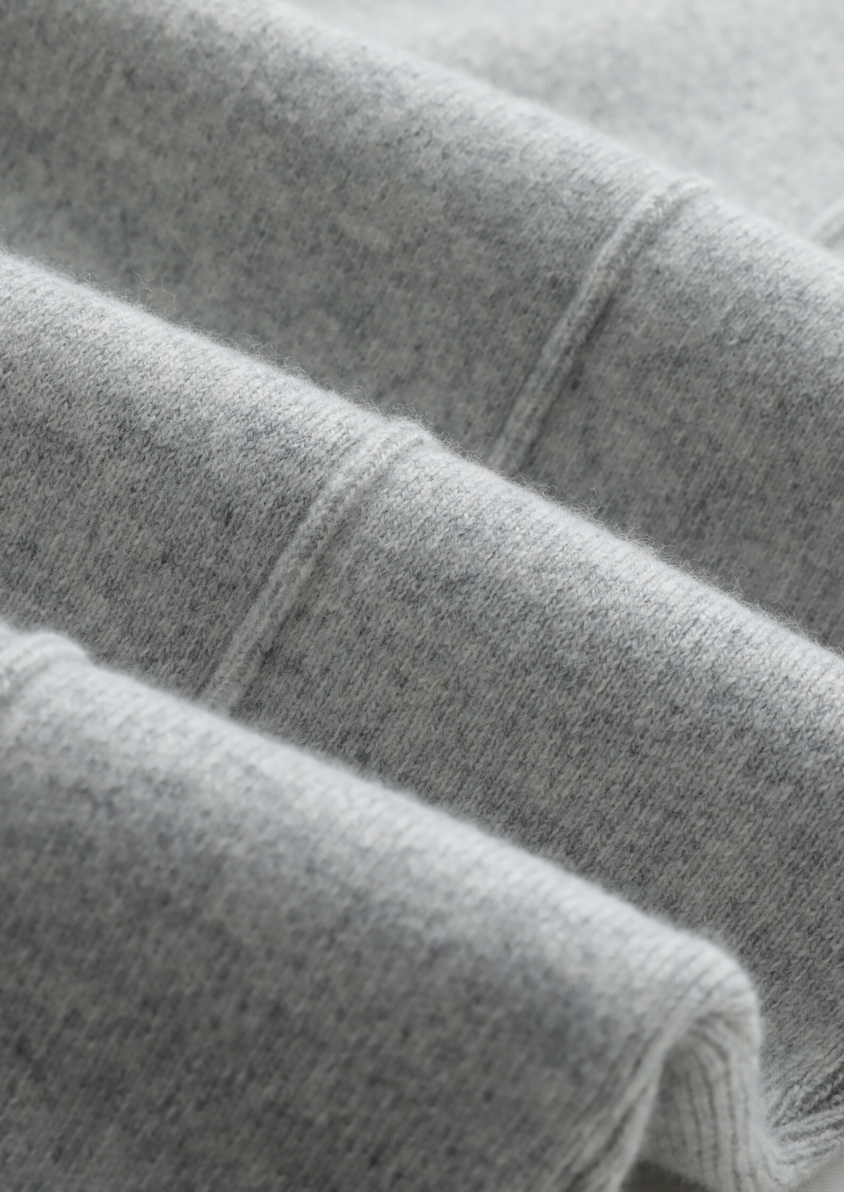 Pure Extra-Fine Merino Wool Light Gray Luzzo Set | Roccella