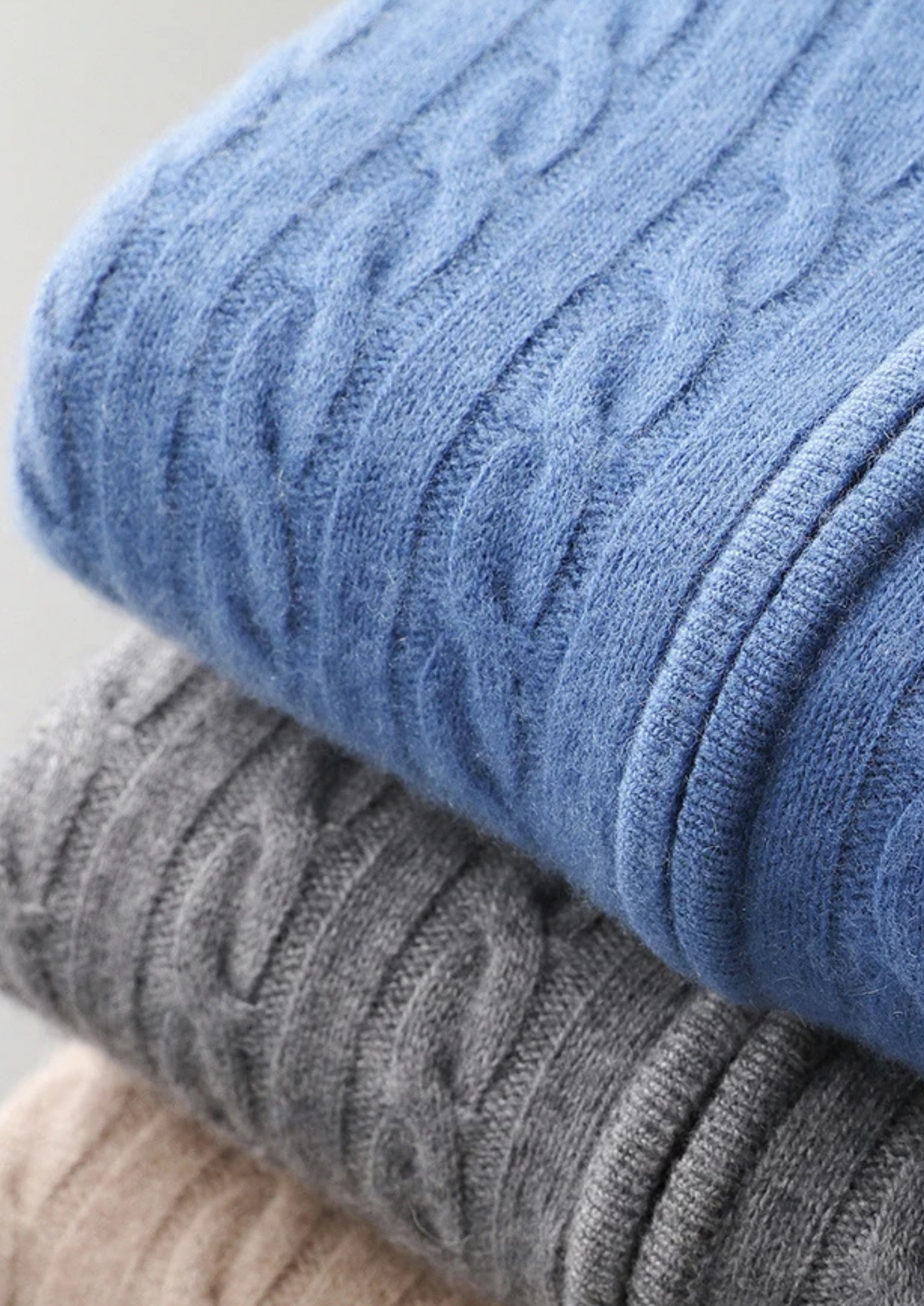 Premium Cashmere Cable Knit Zipper Hoodie | Roccella