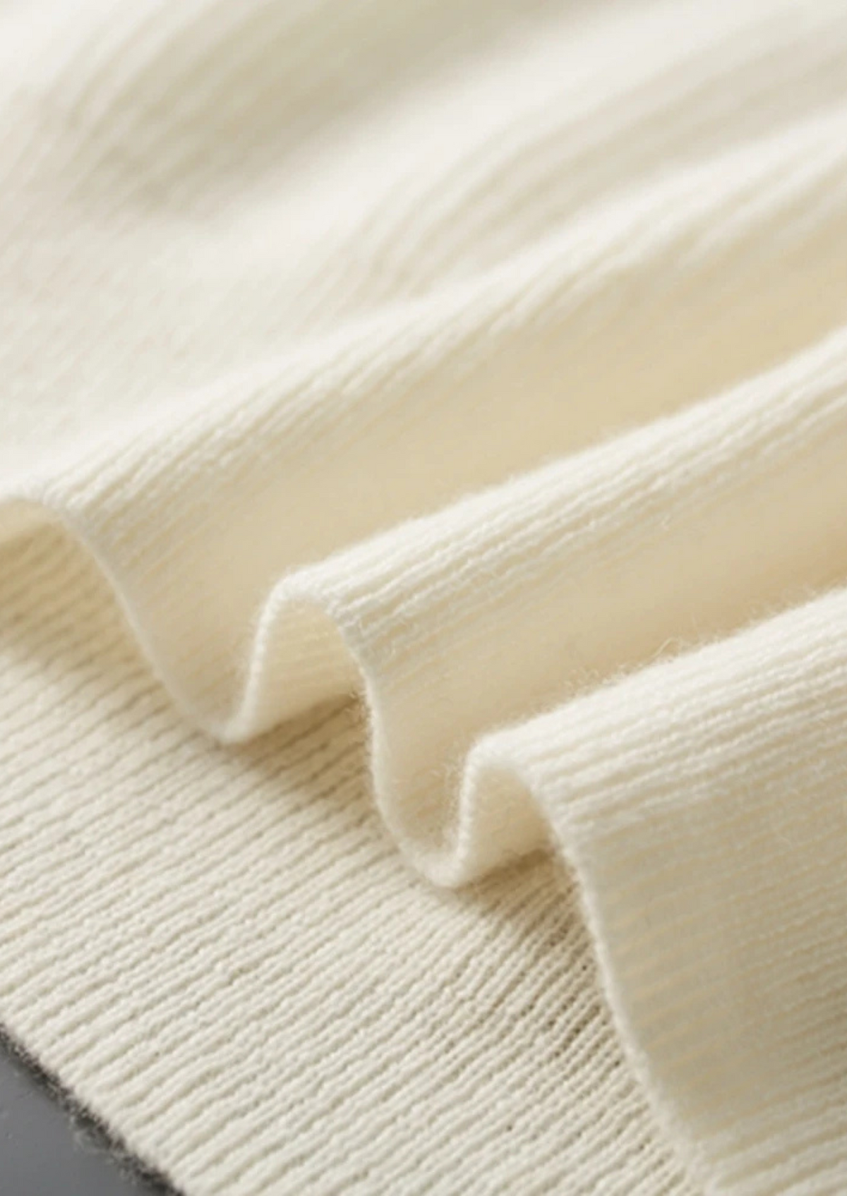 Premium Cashmere Classic Ribbed Henley Sweater | Roccella