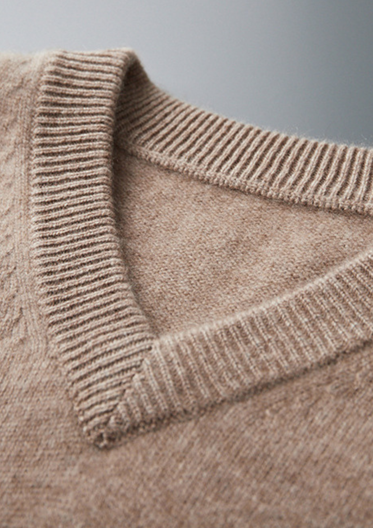 Pure Cashmere Essential V-Neck Sweater | Roccella