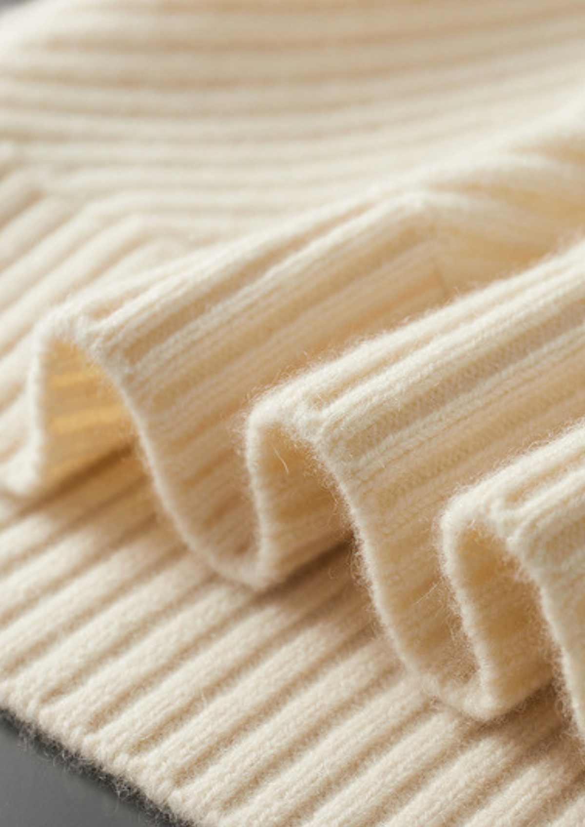 Pure Cashmere Ivory Patterned Mockneck | Roccella