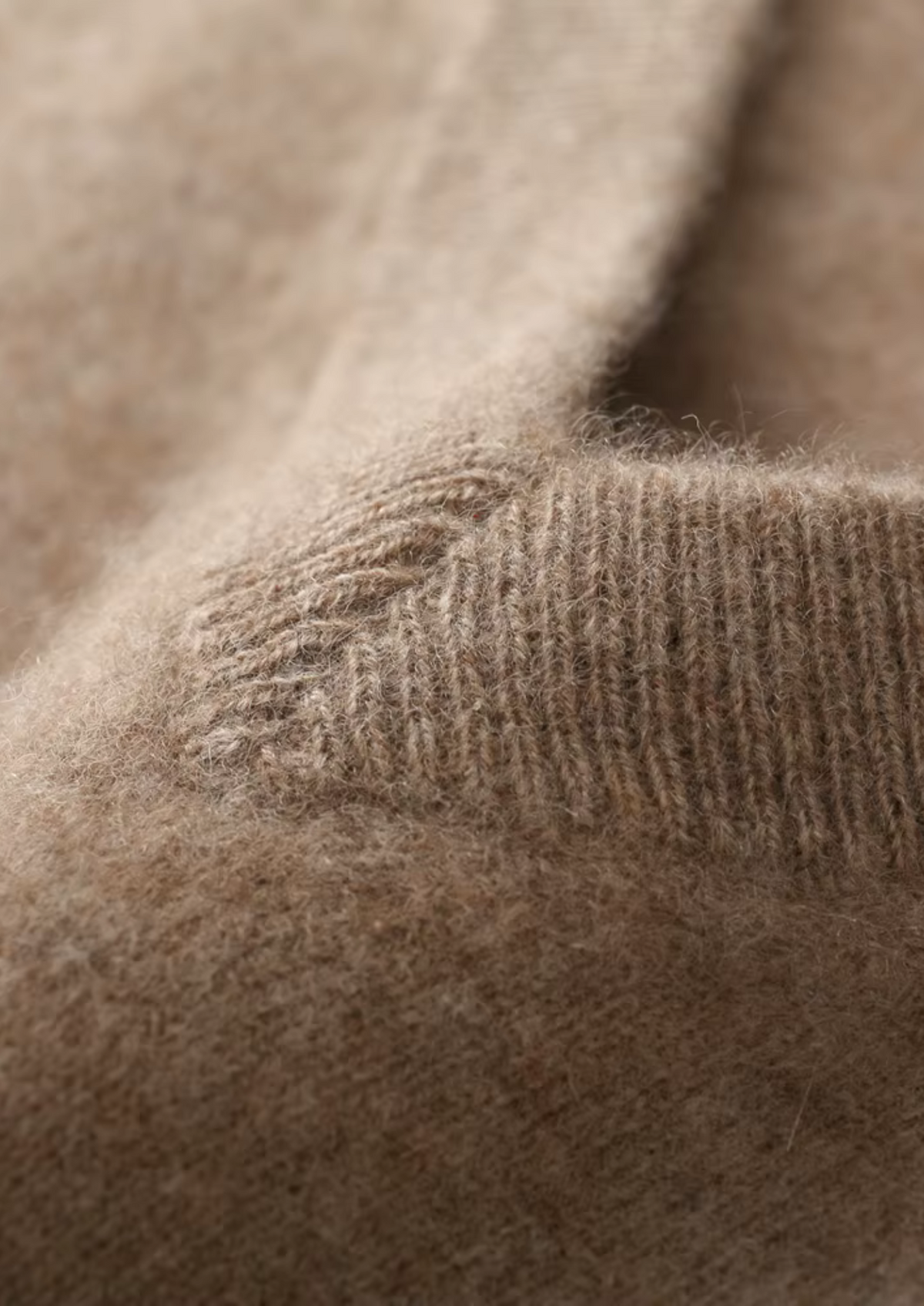 Pure Extra-Fine Merino Wool V-Neck Vest | Roccella