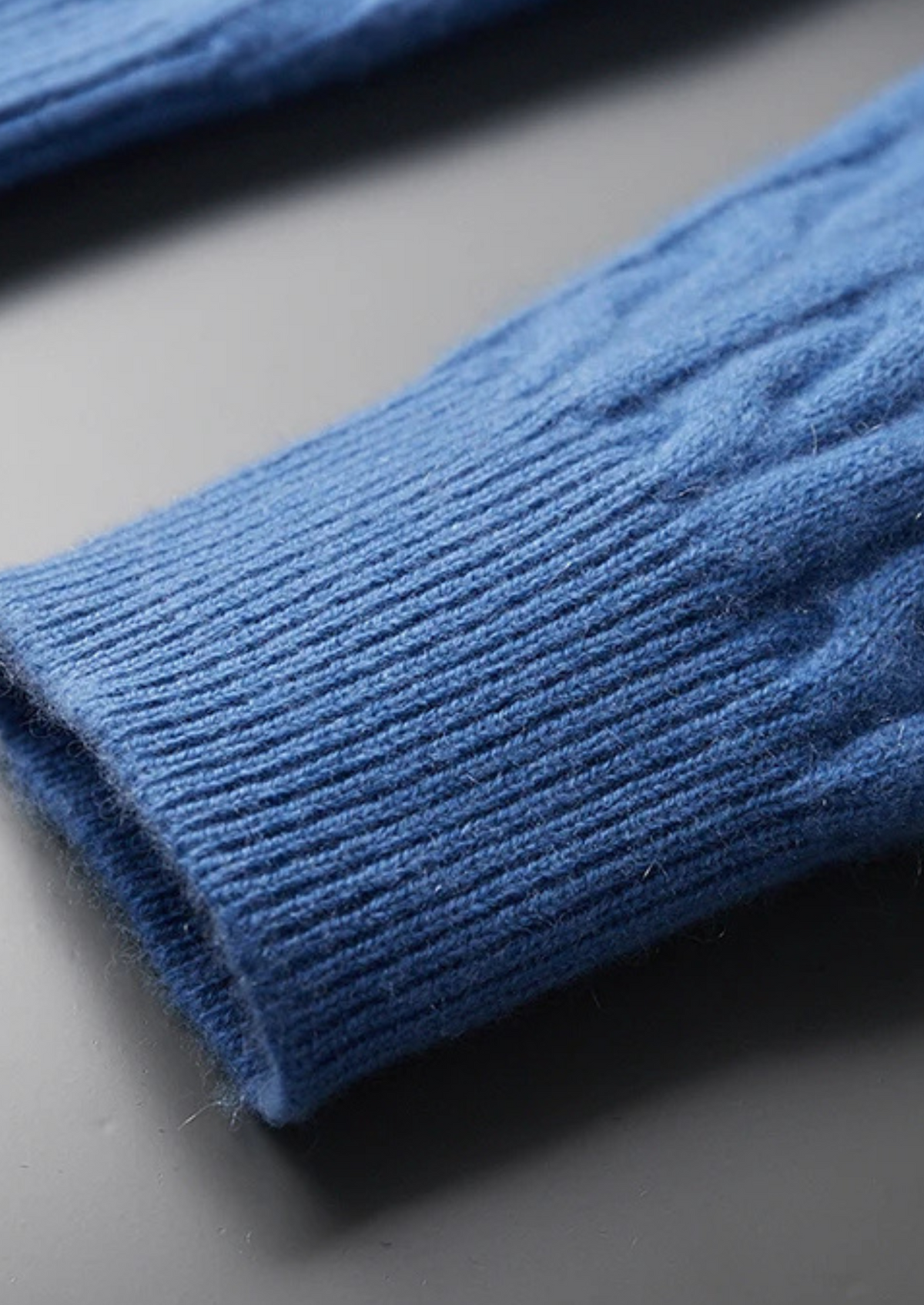 Premium Cashmere Cable Knit Zipper Hoodie | Roccella