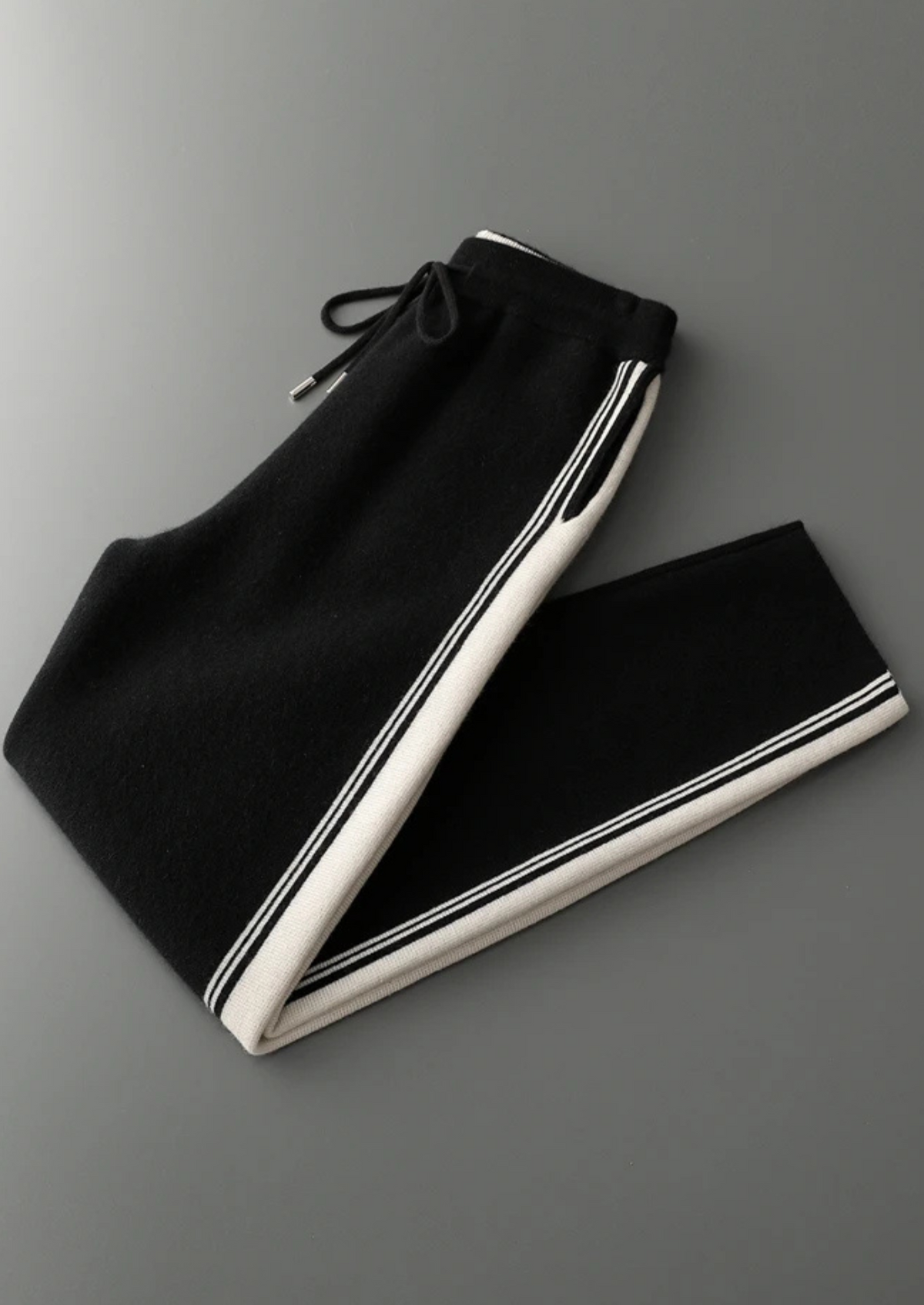 Pure Extra-Fine Merino Wool Black Damien Set | Roccella