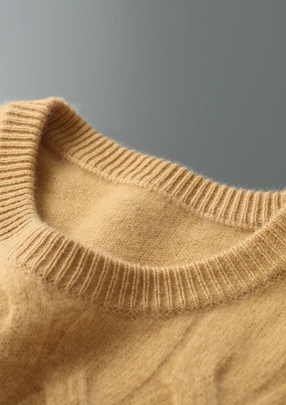 Premium Cashmere Cable Crewneck | Roccella