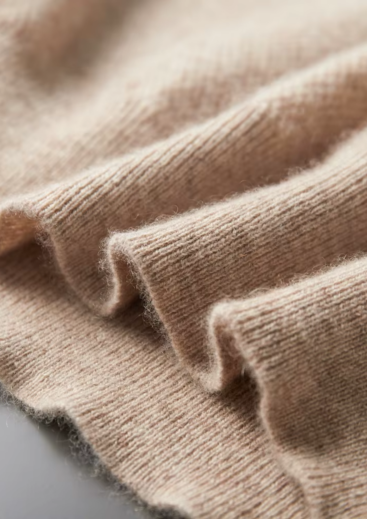 Premium Cashmere Classic Henley Sweater | Roccella