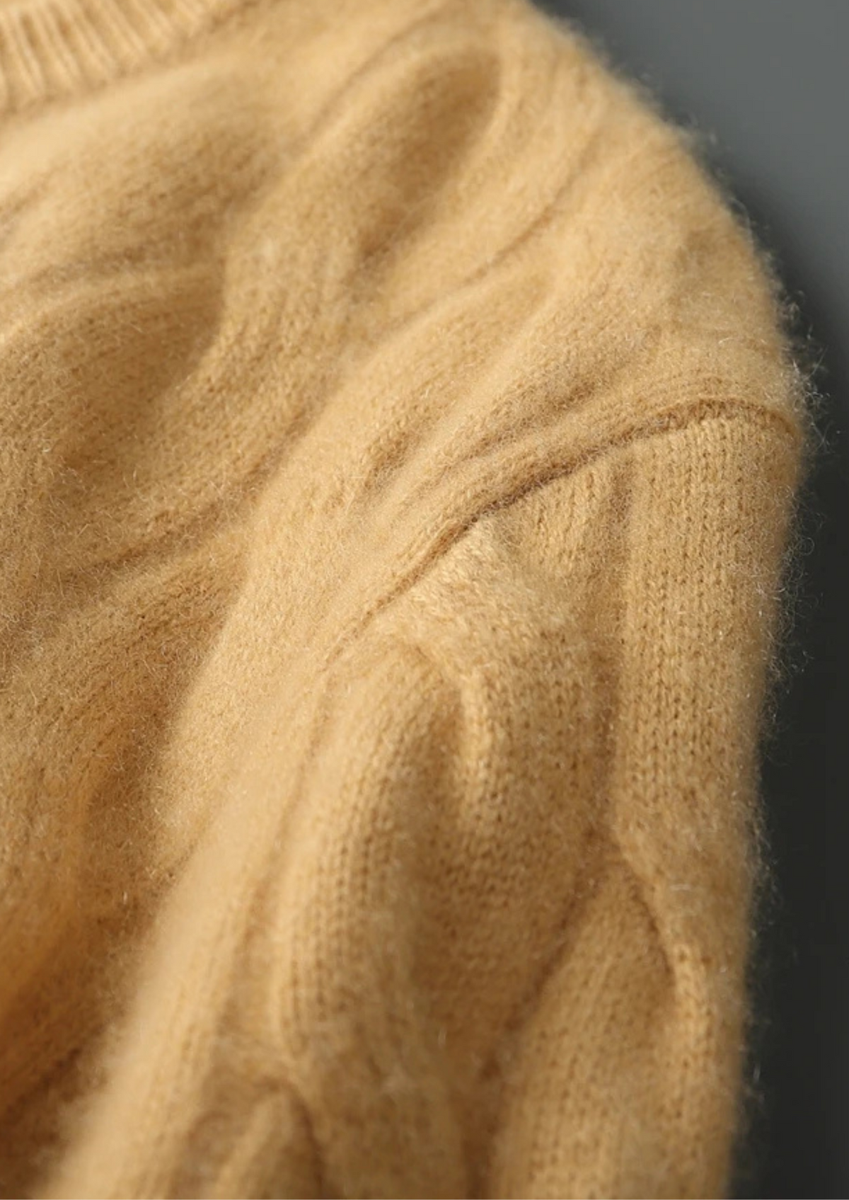 Premium Cashmere Cable Crewneck | Roccella