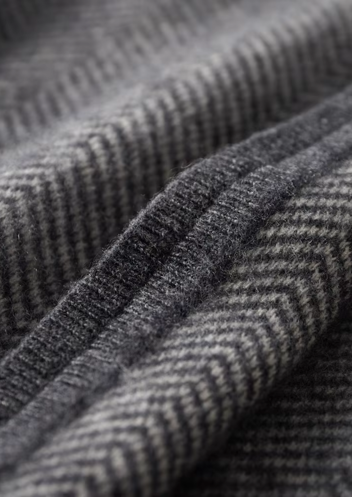Pure Extra-Fine Merino Wool Gray Herringbone Set | Roccella