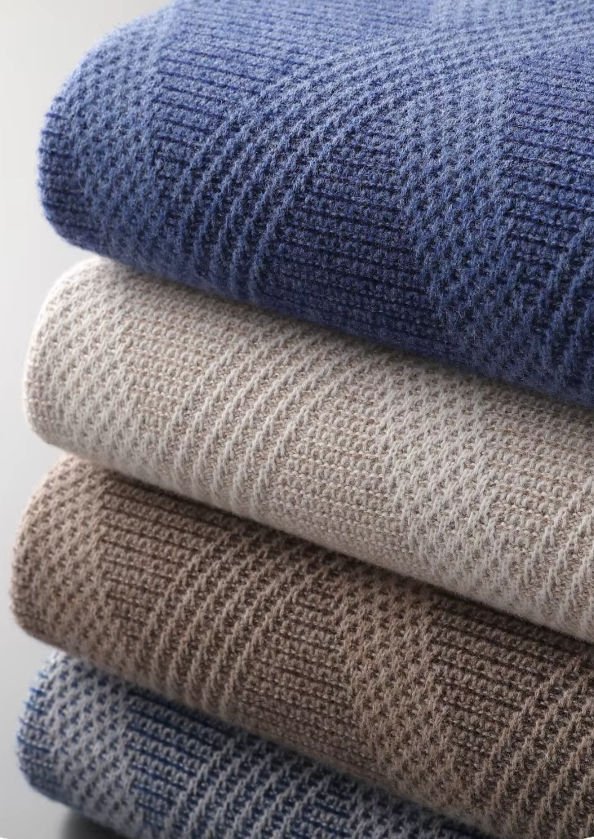 Pure Extra-Fine Merino Wool Two Tone Patterned Mockneck | Roccella