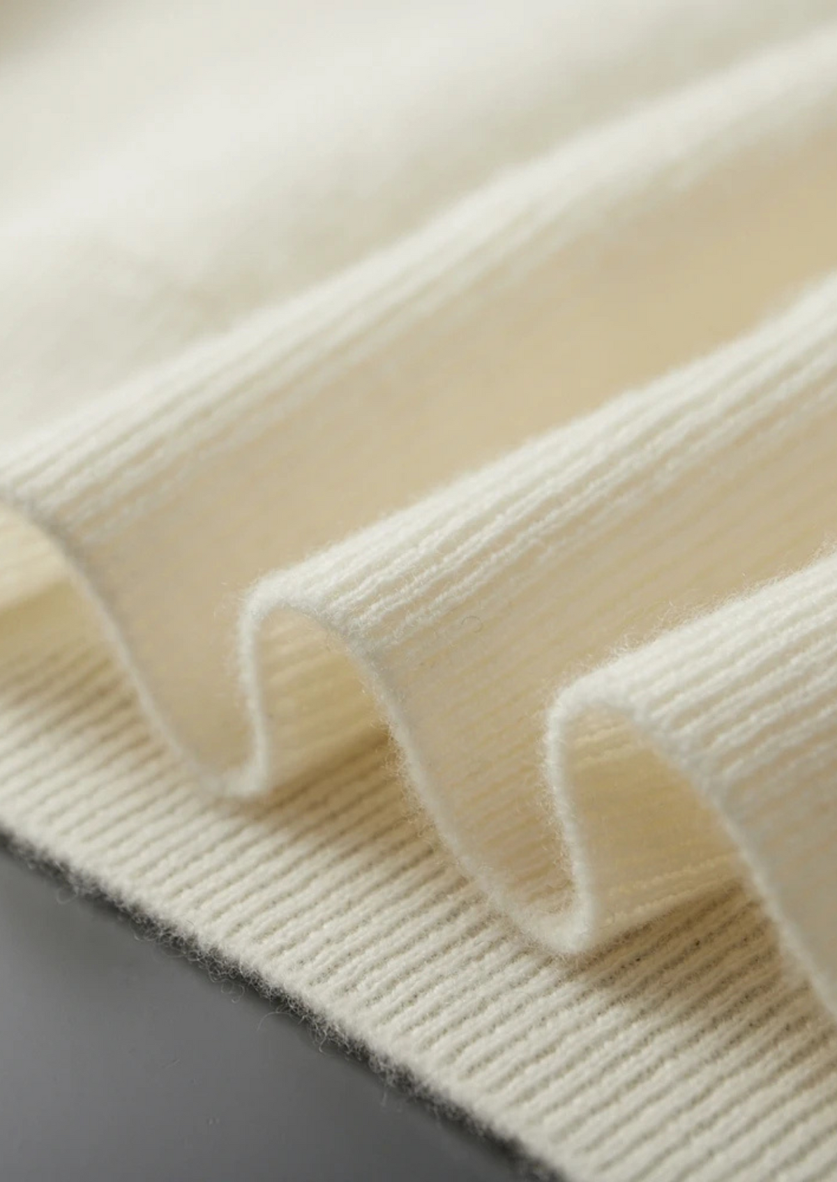Premium Cashmere Ribbed Half-Zip Sweater | Roccella