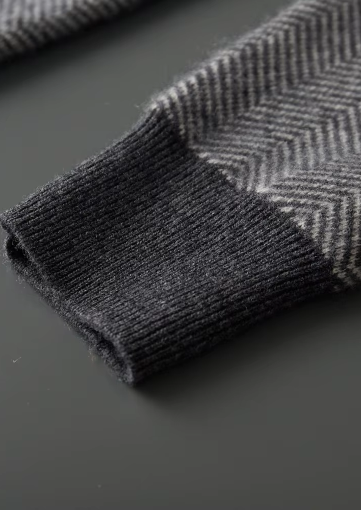 Pure Extra-Fine Merino Wool Gray Herringbone Set | Roccella