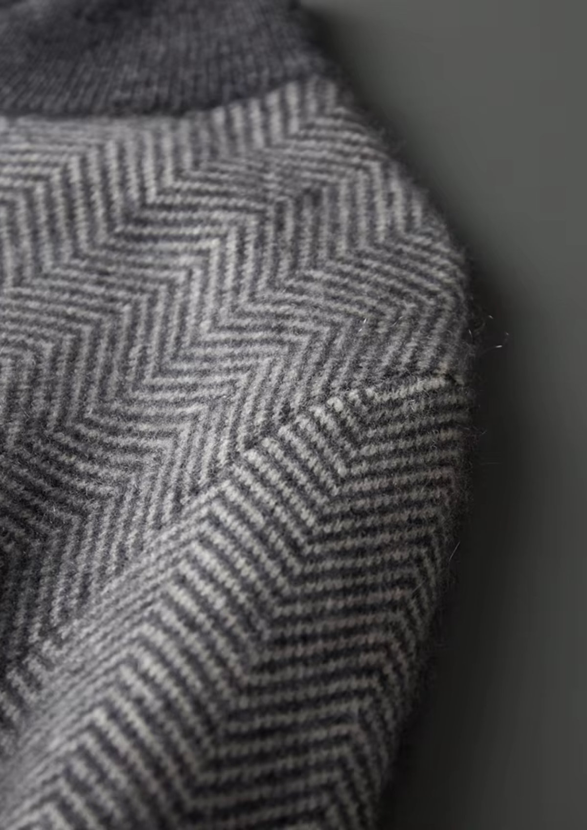 Pure Extra-Fine Merino Wool Gray Herringbone Set | Roccella