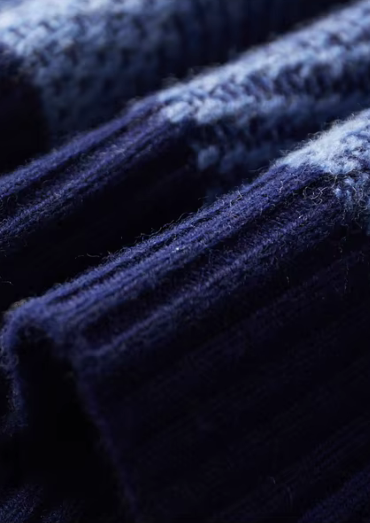 Pure Extra-Fine Merino Wool Two Tone Patterned Mockneck | Roccella