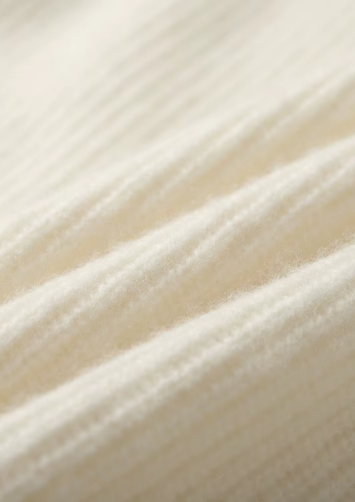 Premium Cashmere Ribbed V-Neck Sweater | Roccella
