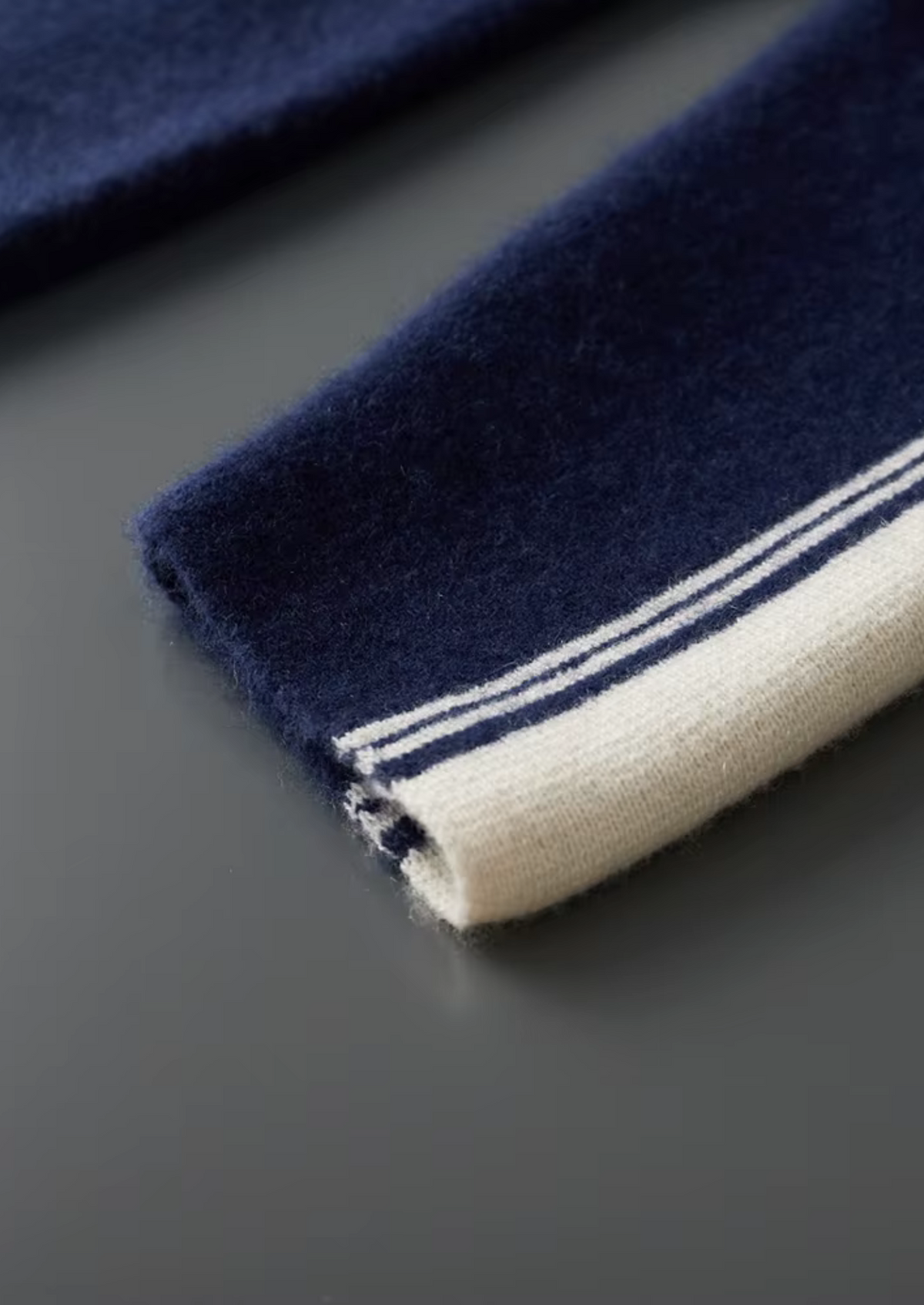 Pure Extra-Fine Merino Wool Navy Blue Damien Set | Roccella