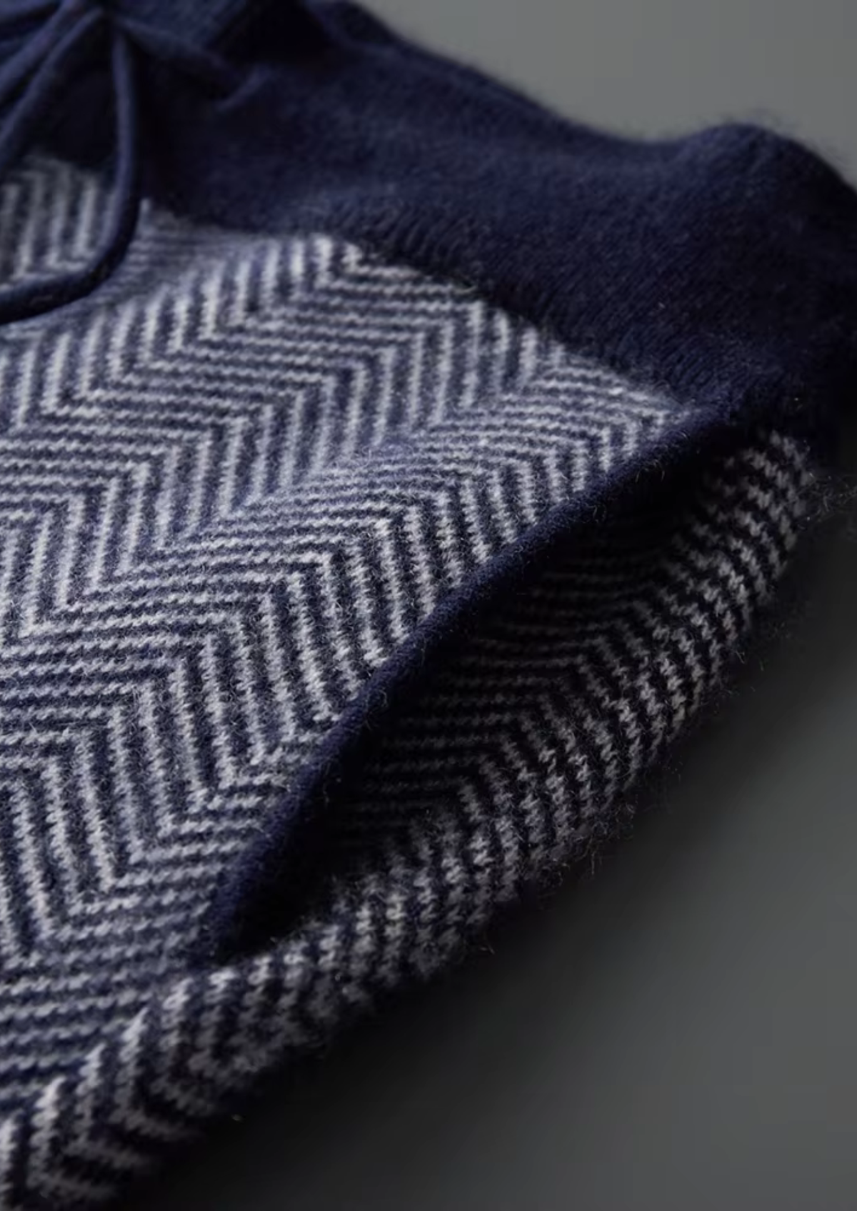 Pure Extra-Fine Merino Wool Navy Blue Herringbone Set | Roccella