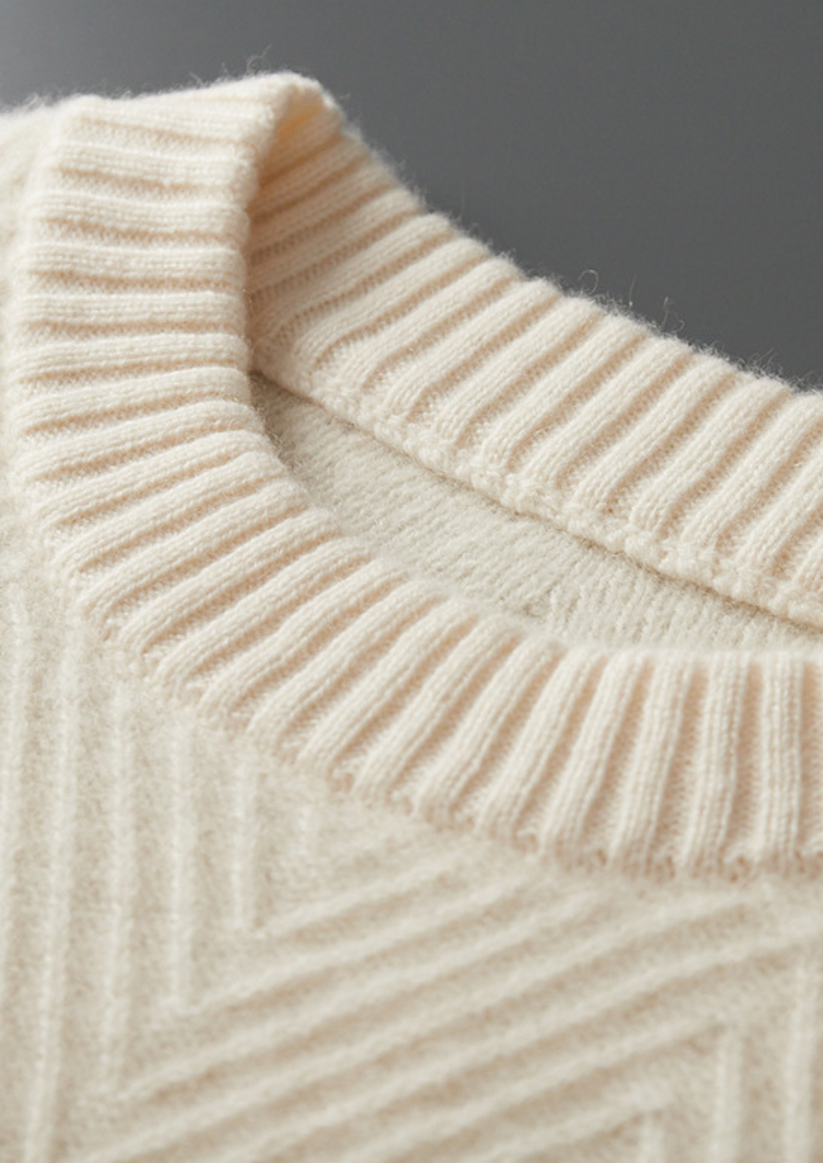 Pure Cashmere Ivory Herringbone Crewneck | Roccella