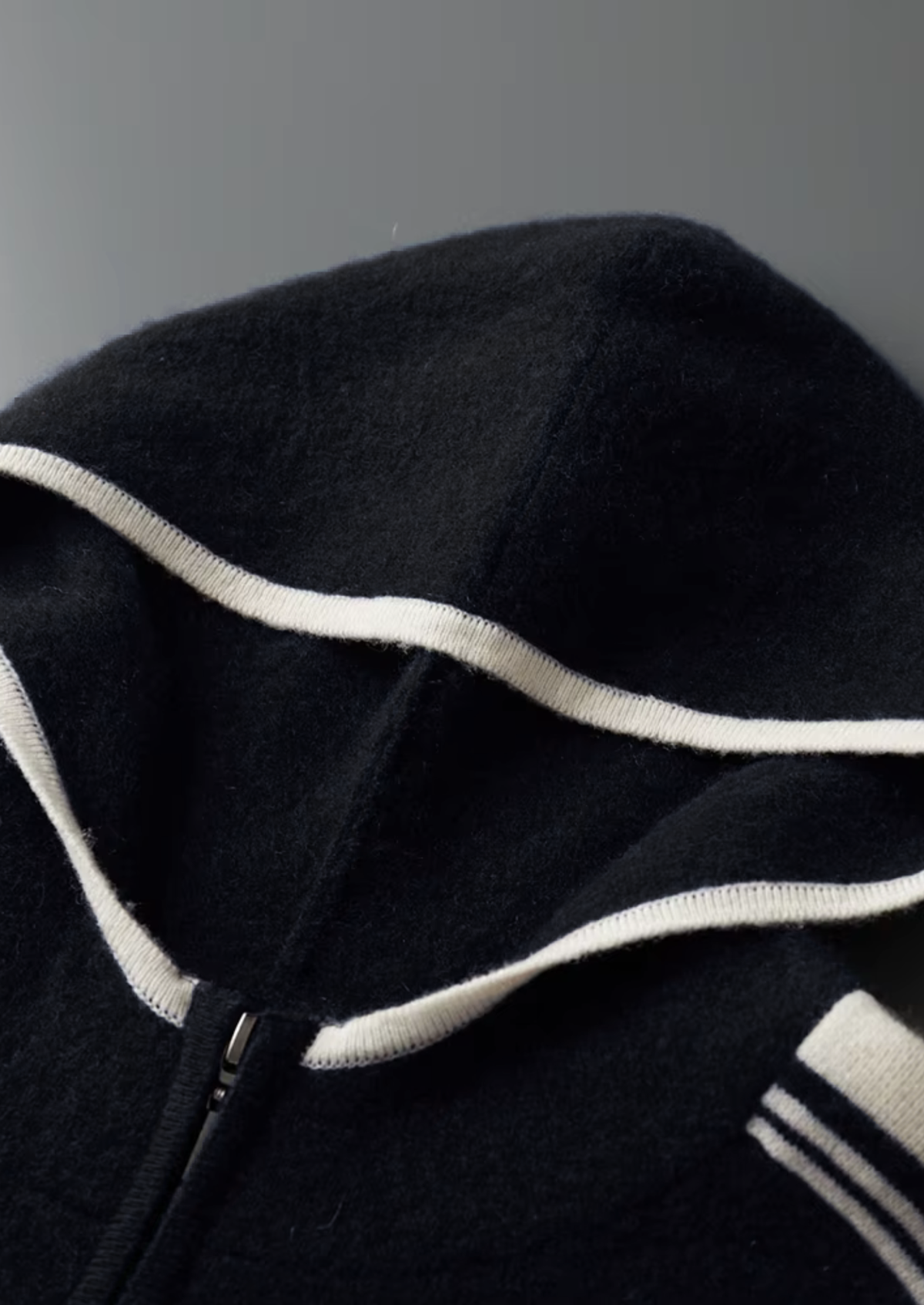 Pure Extra-Fine Merino Wool Black Damien Set | Roccella