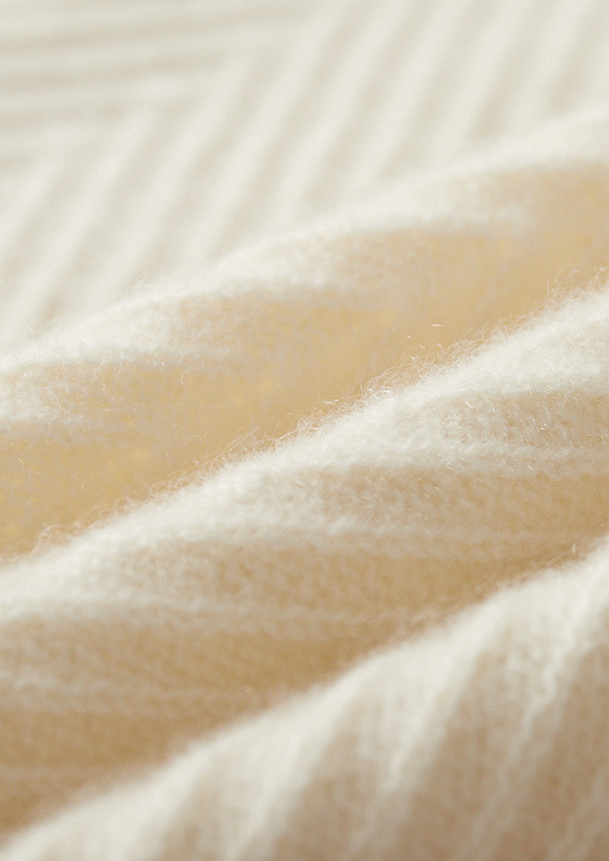 Pure Cashmere Ivory Herringbone Crewneck | Roccella