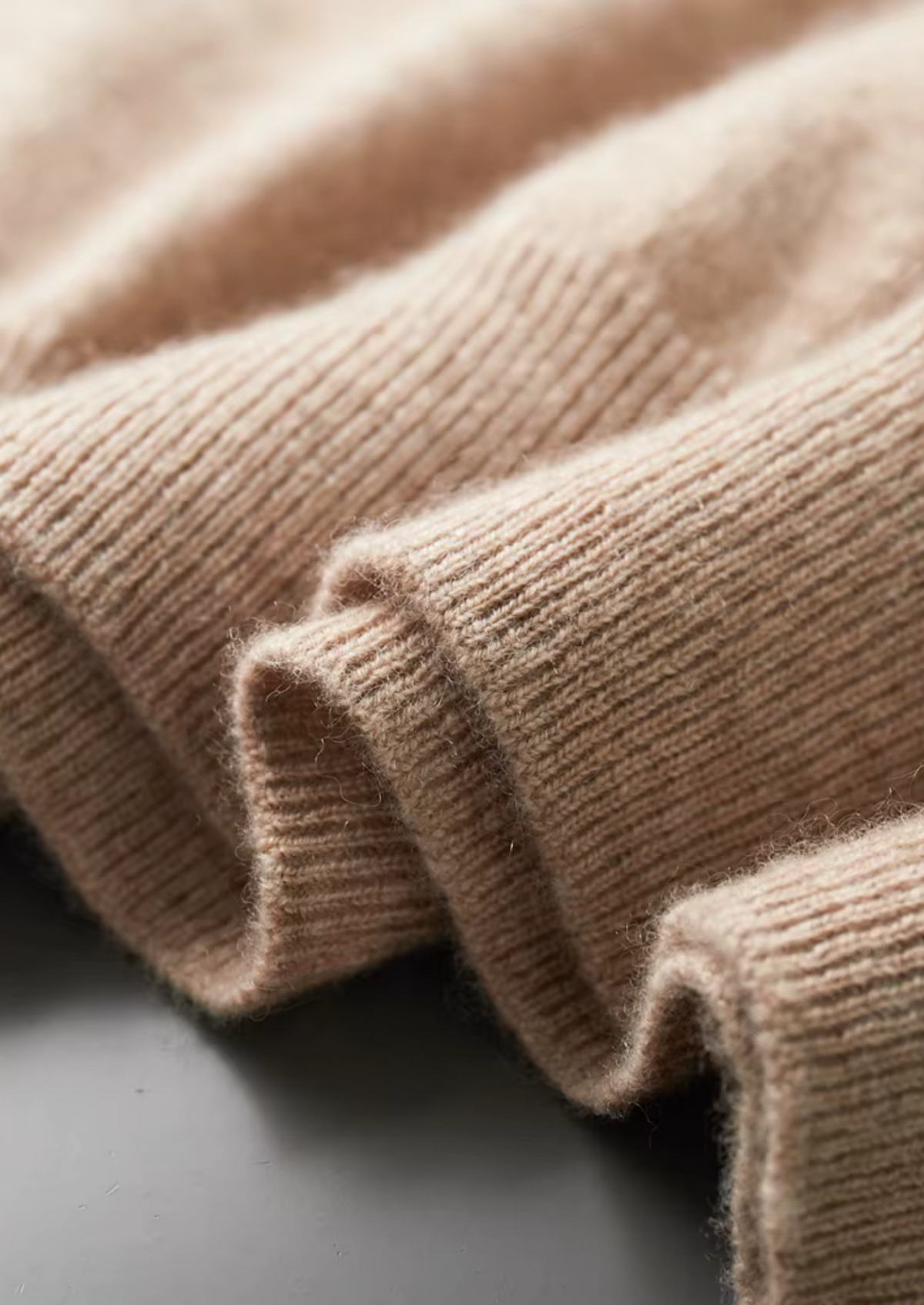 Premium Cashmere Classic Crewneck T-Shirt - Light Beige | Roccella