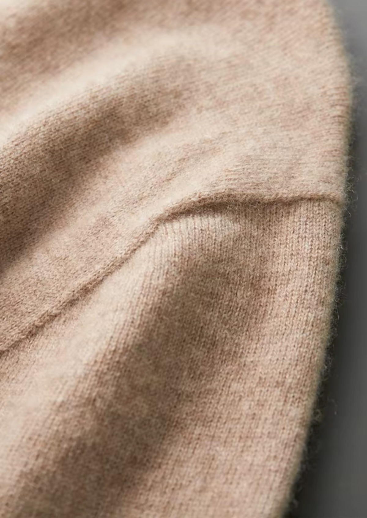 Premium Cashmere Classic Crewneck T-Shirt - Light Beige | Roccella
