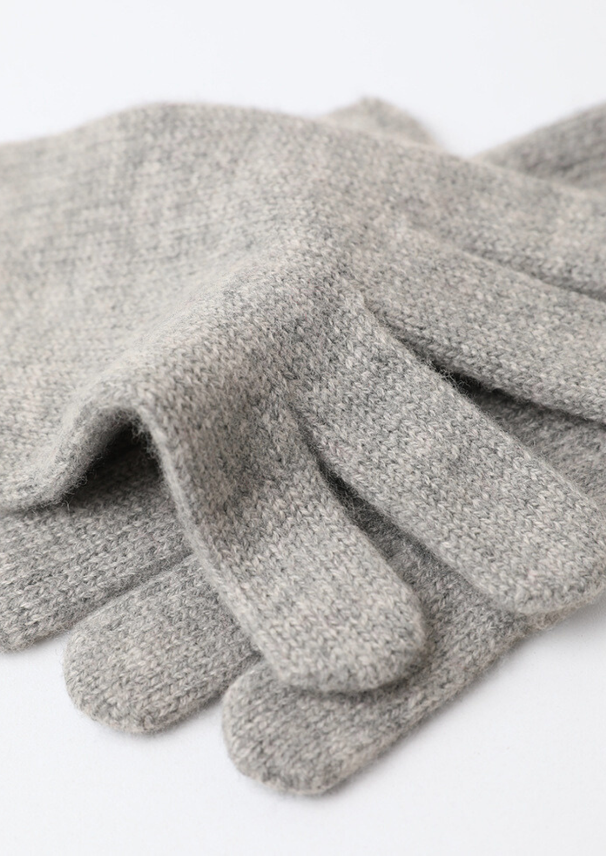 Pure Extra-Fine Merino Wool Wintertime Essentials - Light Gray | Roccella