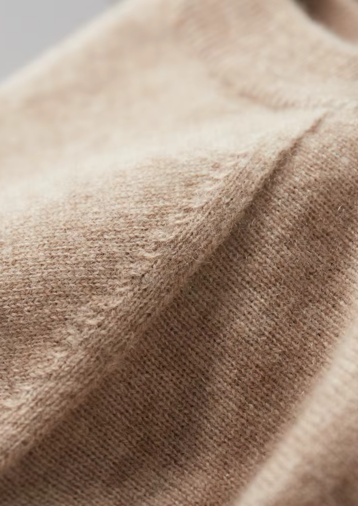 Premium Cashmere Classic Crewneck T-Shirt - Light Beige | Roccella
