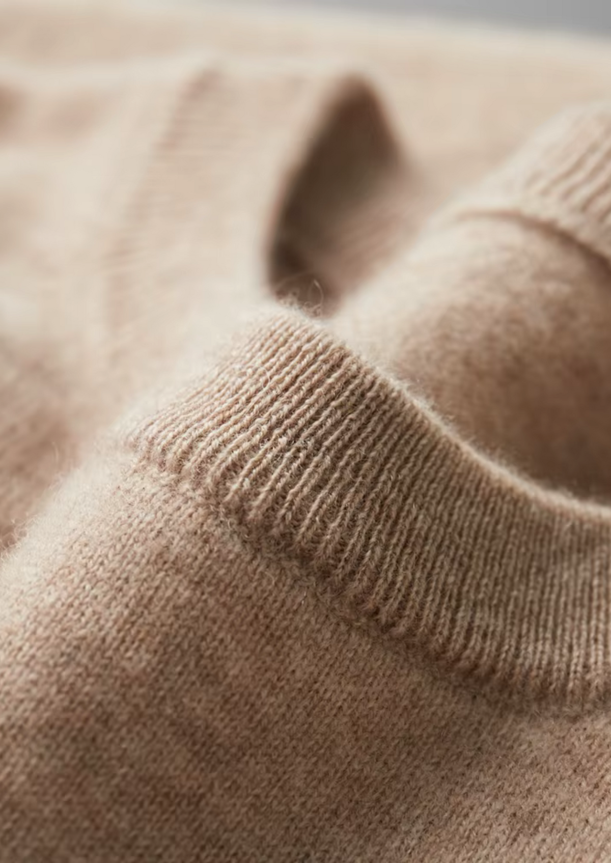 Premium Cashmere Classic Crewneck T-Shirt - Light Beige | Roccella
