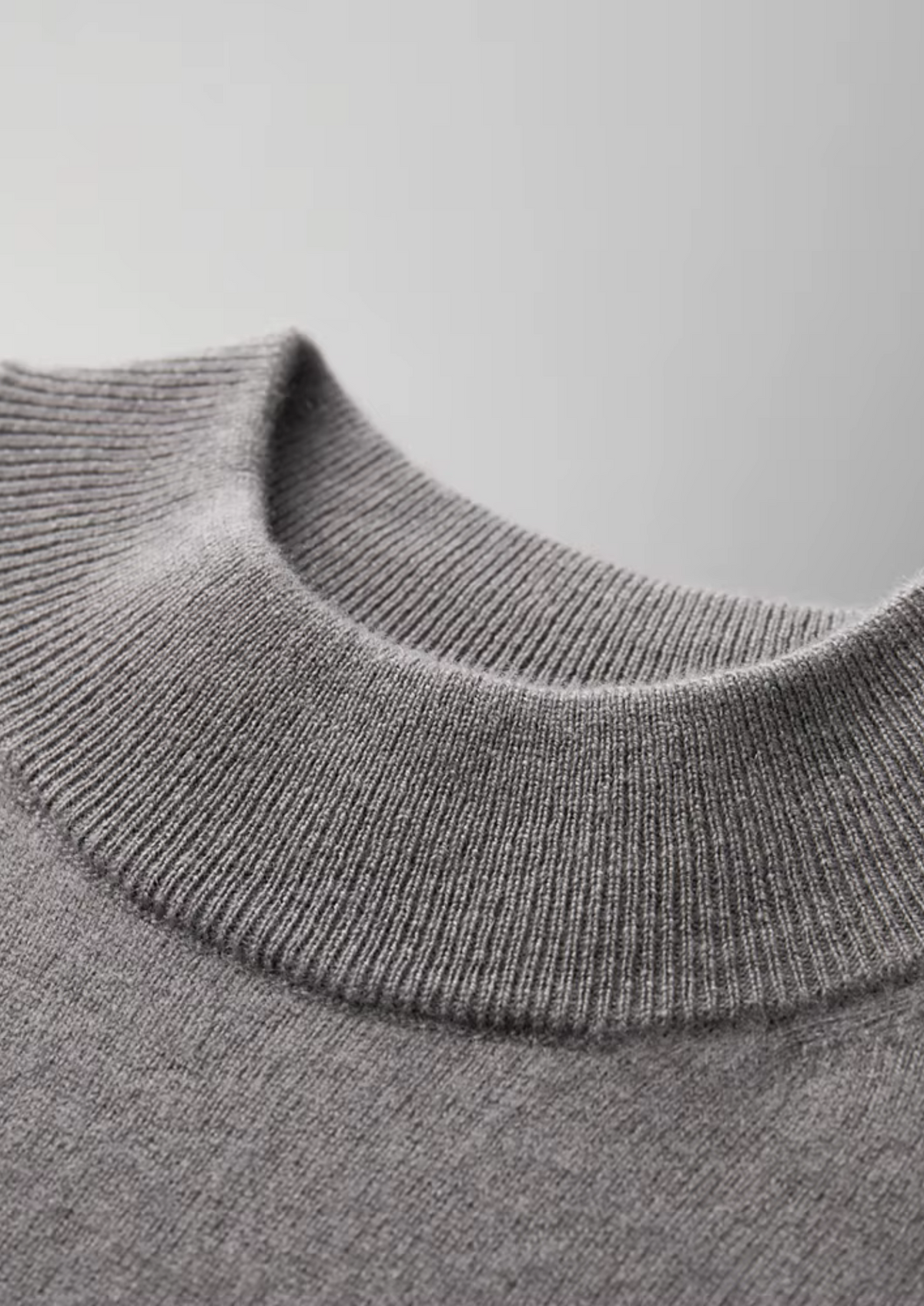 Premium Cashmere Mock Neck T-Shirt | Roccella