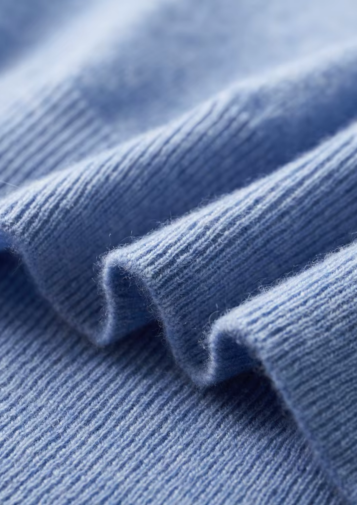 Premium Cashmere Classic Crewneck T-Shirt - Light Blue | Roccella
