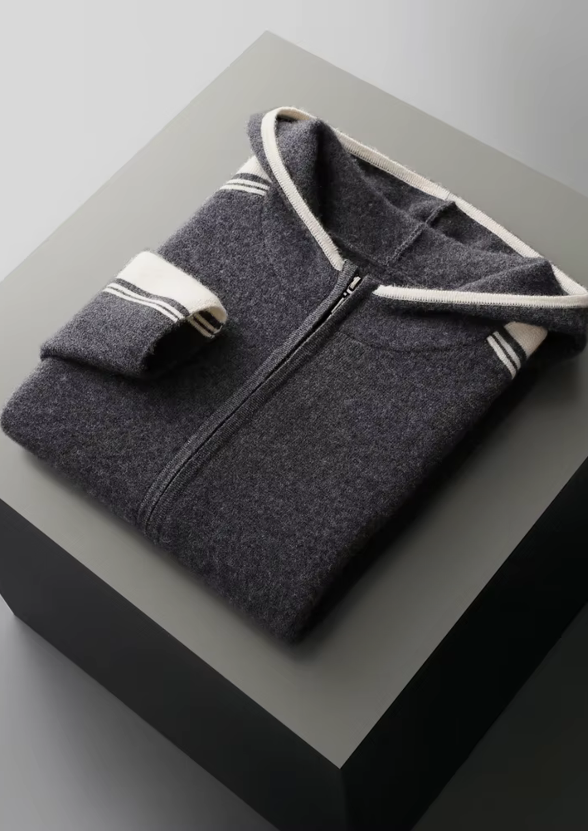 Pure Extra-Fine Merino Wool Dark Gray Damien Set | Roccella