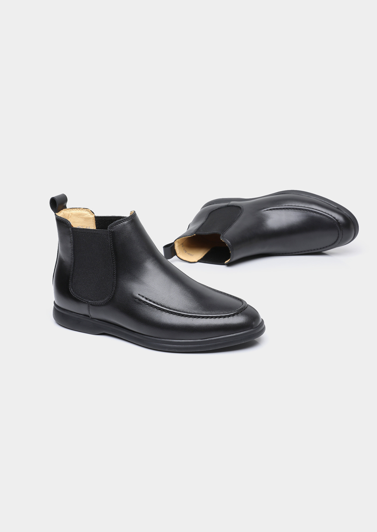 Black Leather Chelsea Boot | Roccella