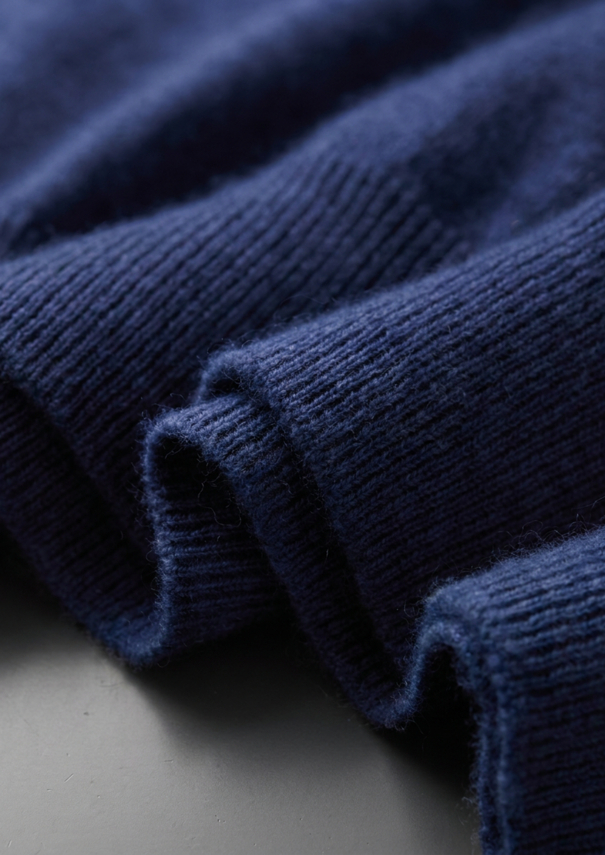 Premium Cashmere Classic Crewneck T-Shirt - Navy Blue | Roccella