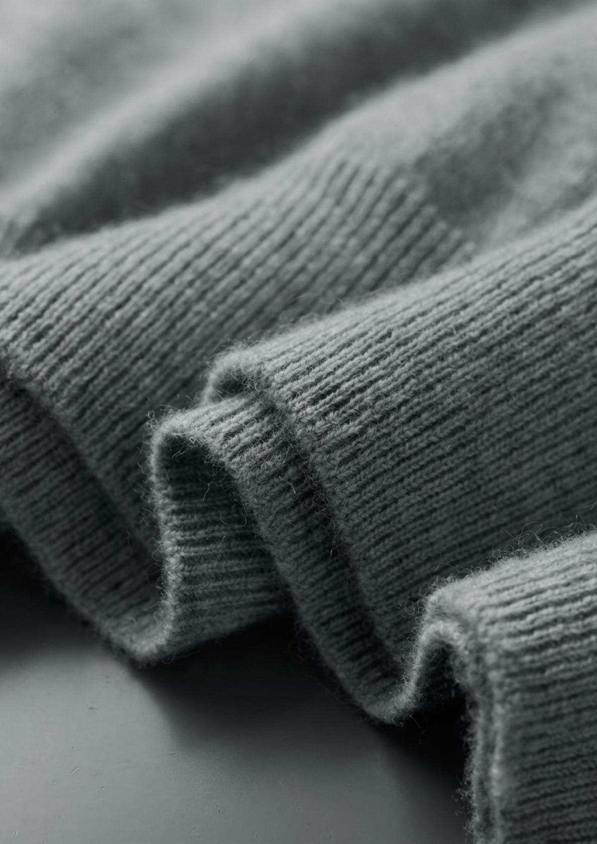 Premium Cashmere Classic Crewneck T-Shirt - Shadow Flint | Roccella