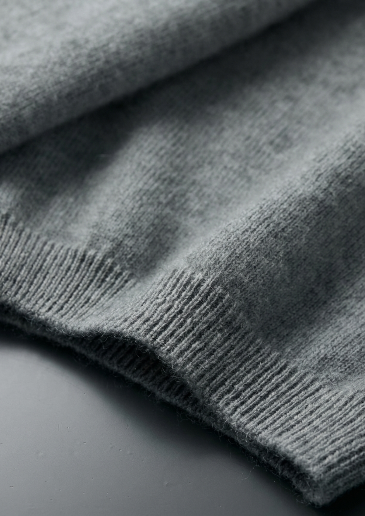 Premium Cashmere Classic Crewneck T-Shirt - Shadow Flint | Roccella