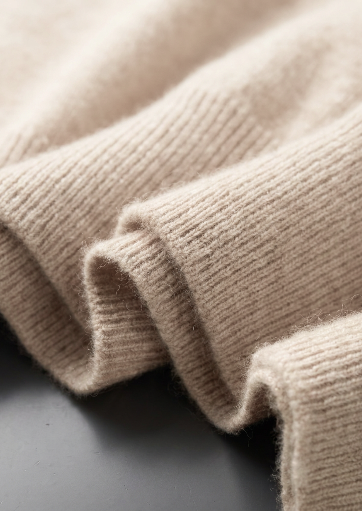 Premium Cashmere Classic Crewneck T-Shirt - Ivory Mocha | Roccella