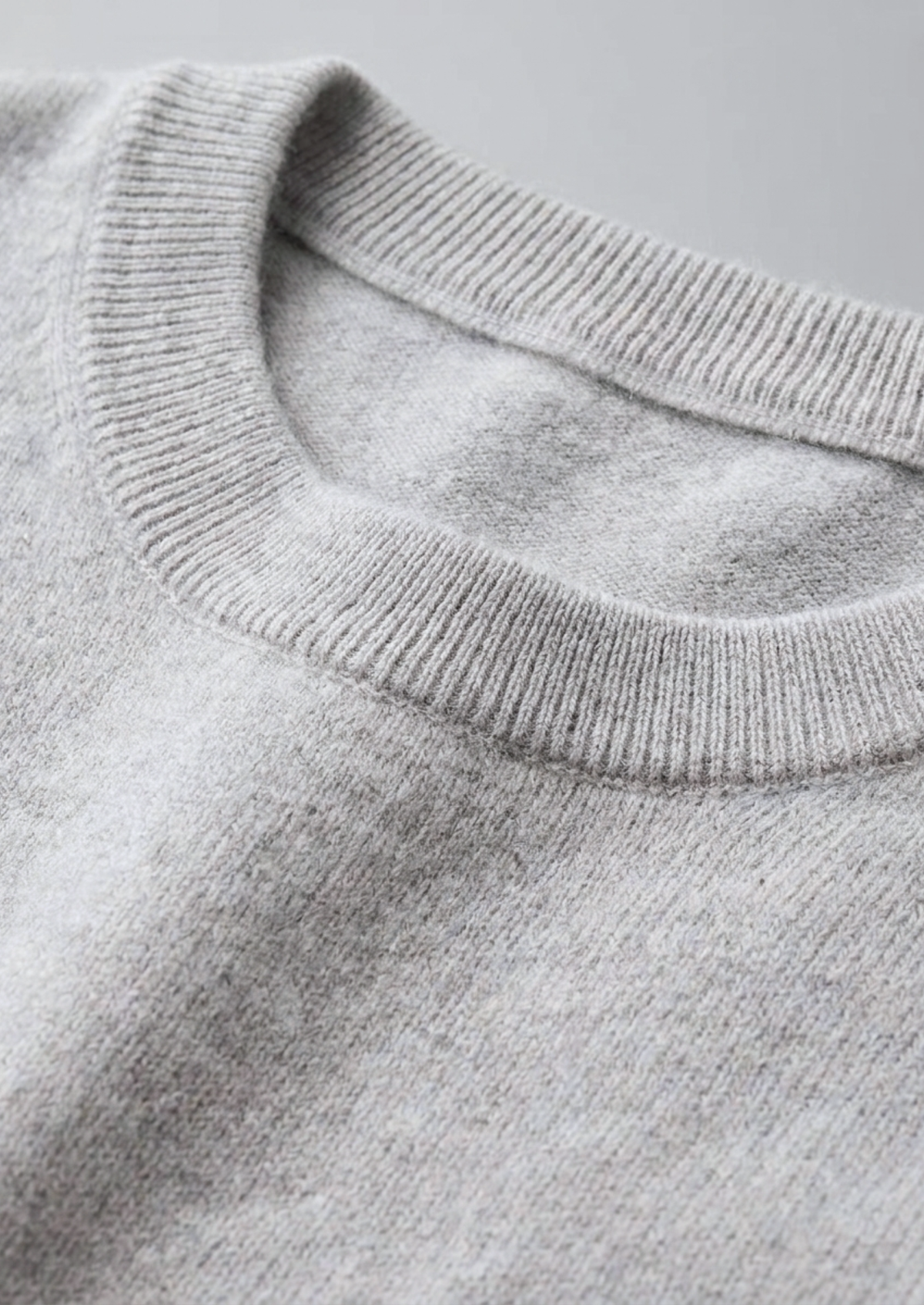 Premium Cashmere Classic Crewneck T-Shirt - Light Gray | Roccella