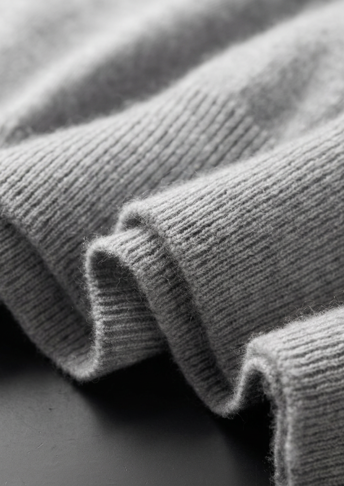 Premium Cashmere Classic Crewneck T-Shirt - Light Gray | Roccella
