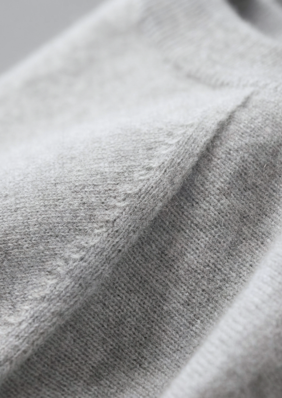 Premium Cashmere Classic Crewneck T-Shirt - Light Gray | Roccella