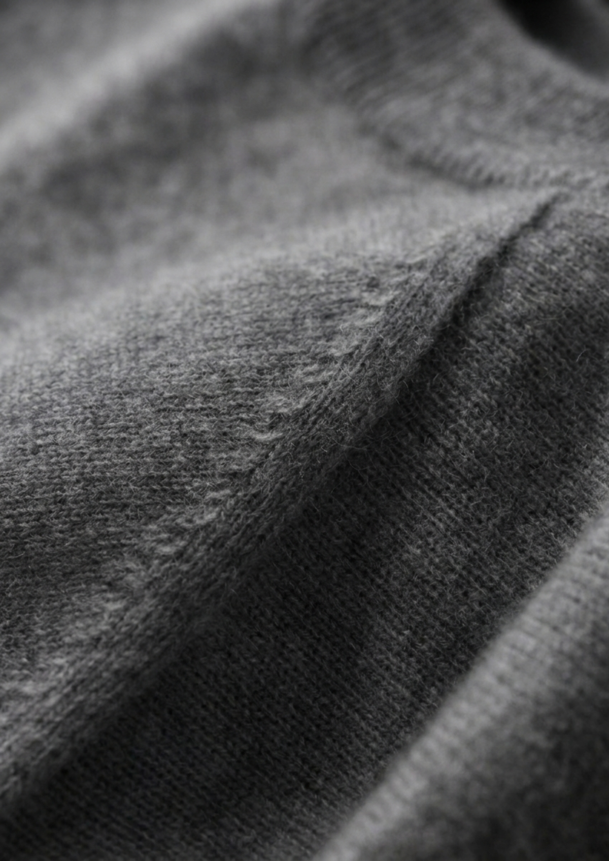 Premium Cashmere Classic Crewneck T-Shirt - Dark Gray | Roccella