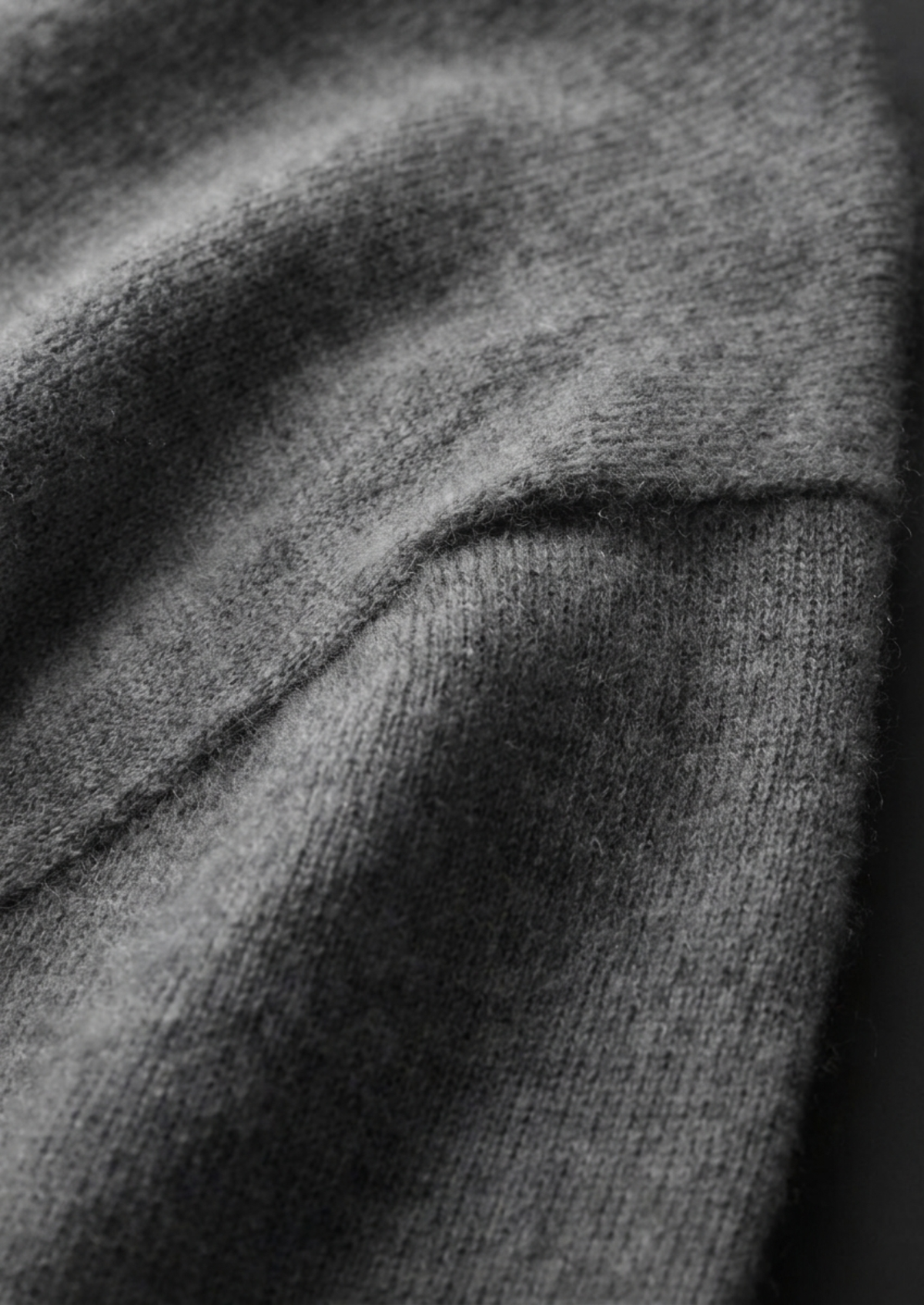 Premium Cashmere Classic Crewneck T-Shirt - Dark Gray | Roccella
