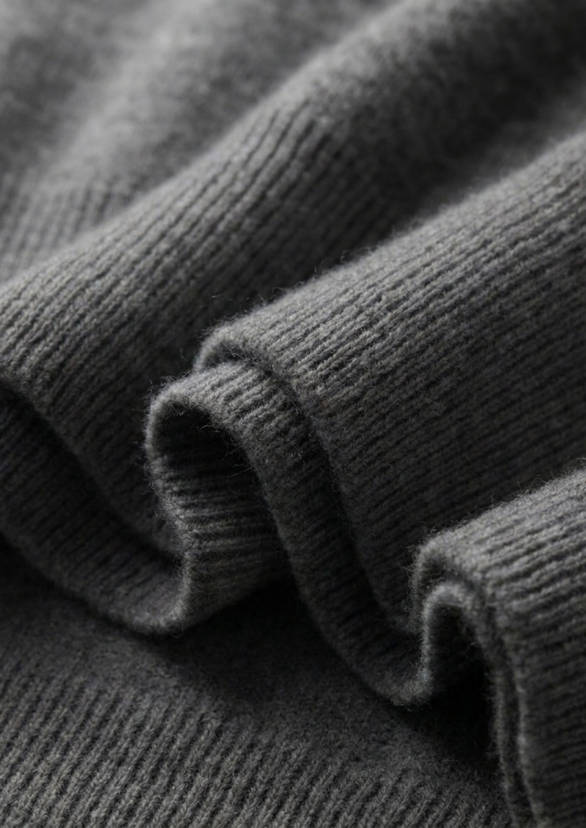 Premium Cashmere Classic Crewneck T-Shirt - Dark Gray | Roccella