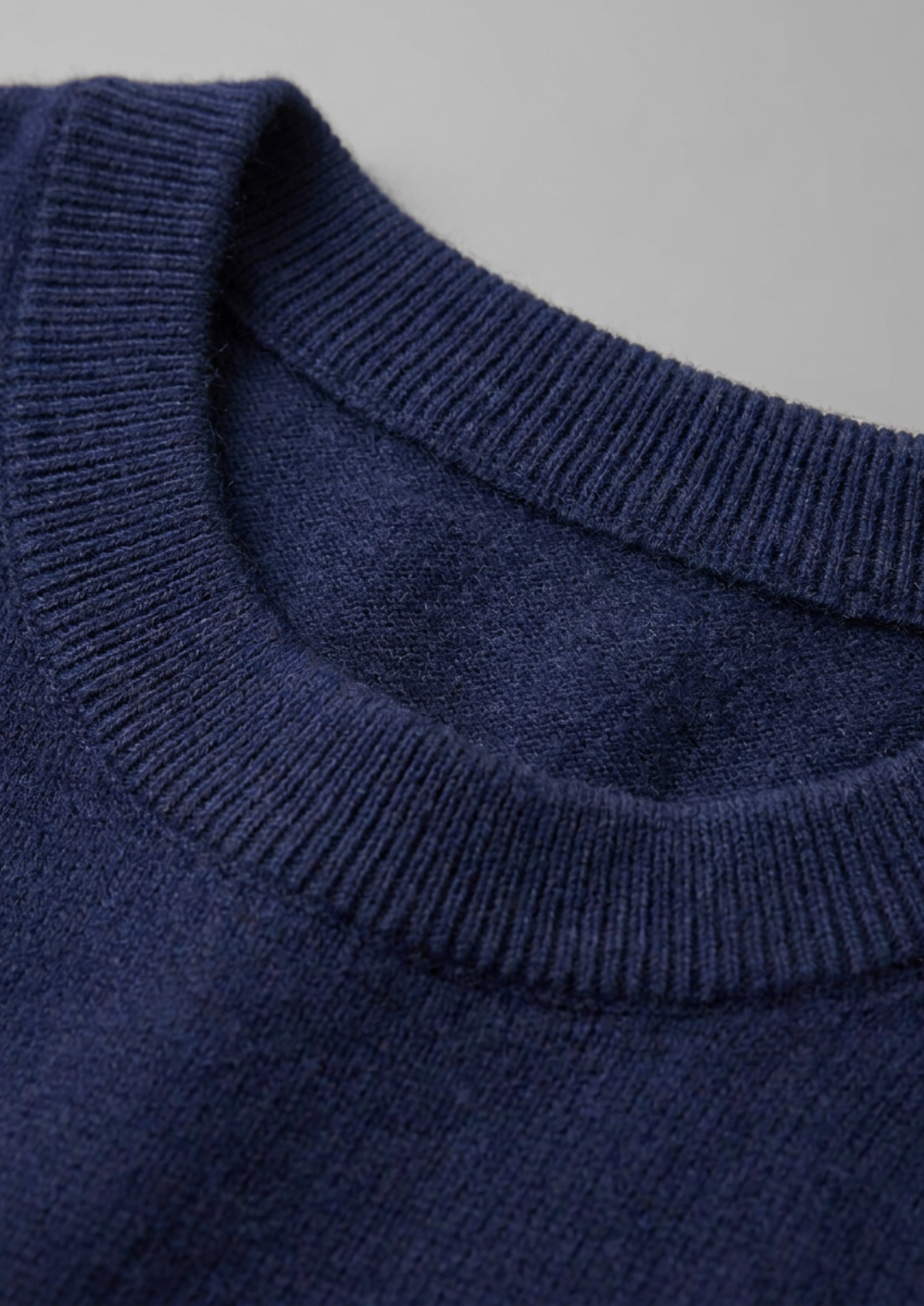 Premium Cashmere Classic Crewneck T-Shirt - Navy Blue | Roccella