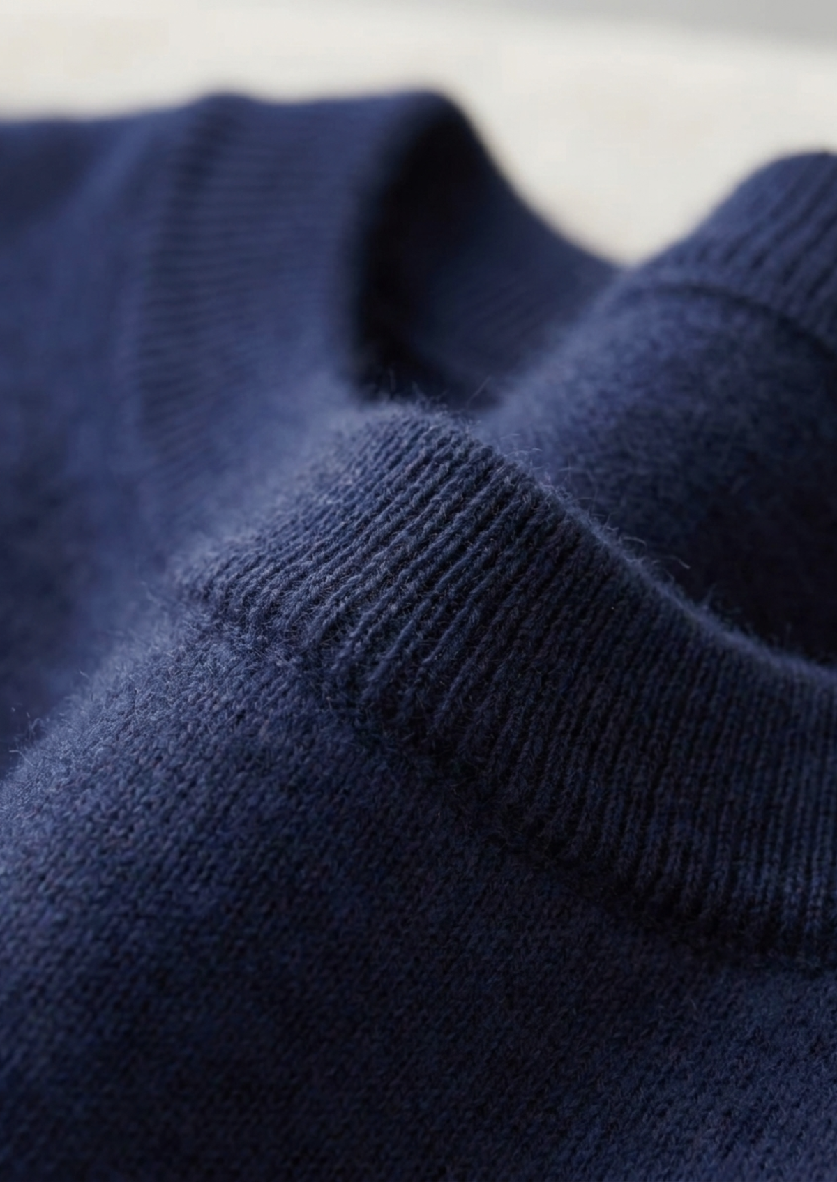 Premium Cashmere Classic Crewneck T-Shirt - Navy Blue | Roccella