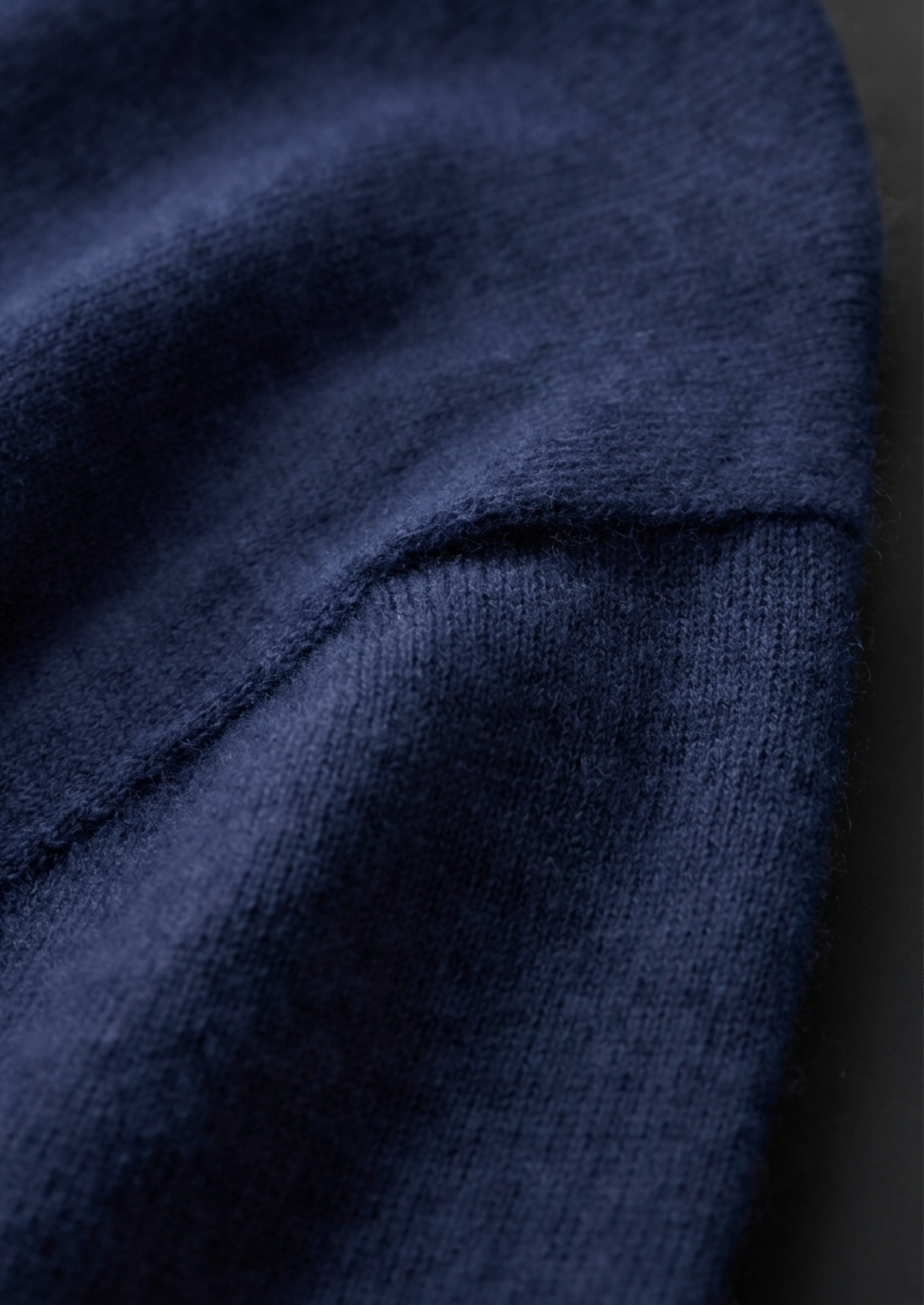 Premium Cashmere Classic Crewneck T-Shirt - Navy Blue | Roccella