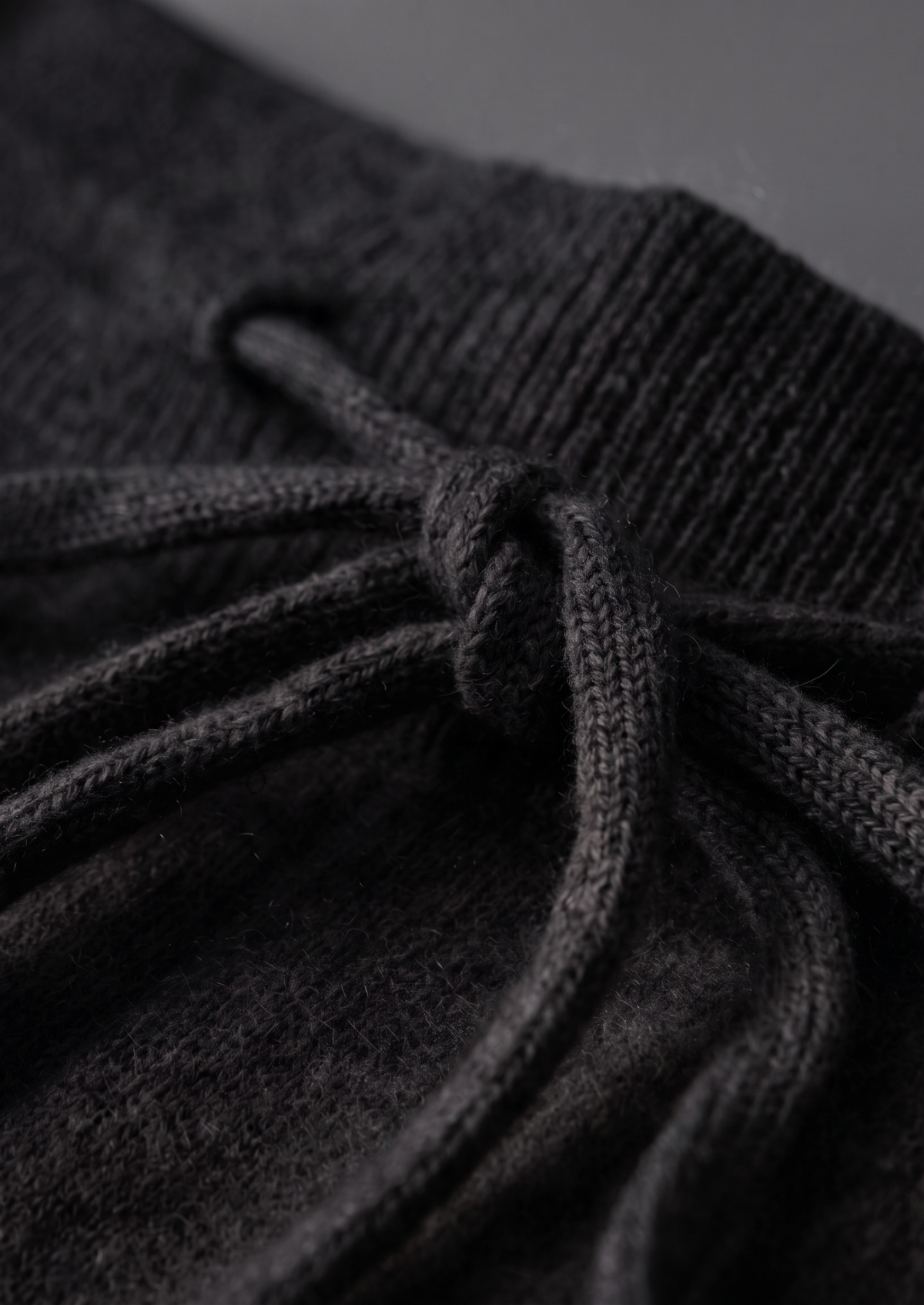 Pure Extra-Fine Merino Wool Black Luzzo Set | Roccella