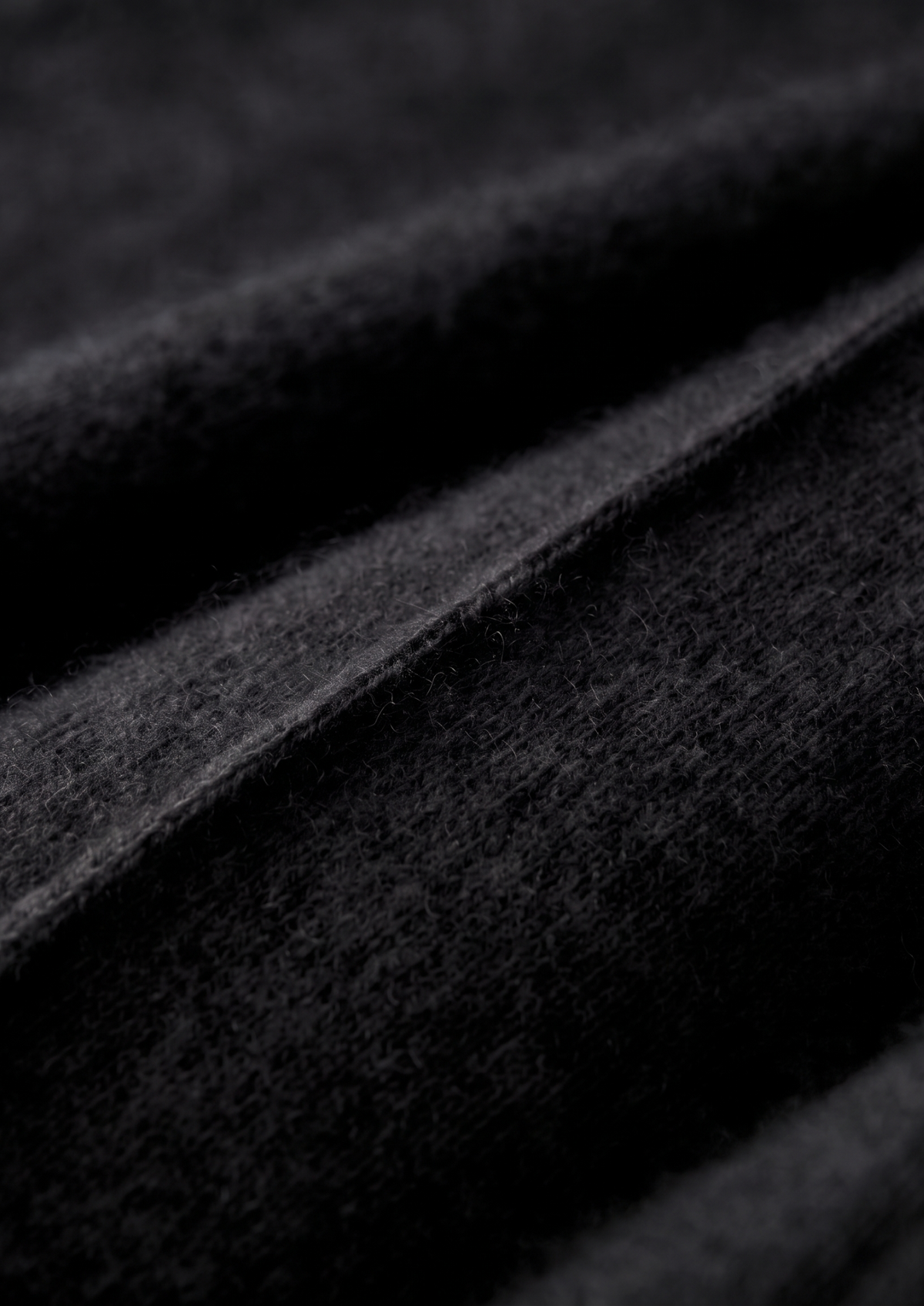 Pure Extra-Fine Merino Wool Black Luzzo Set | Roccella