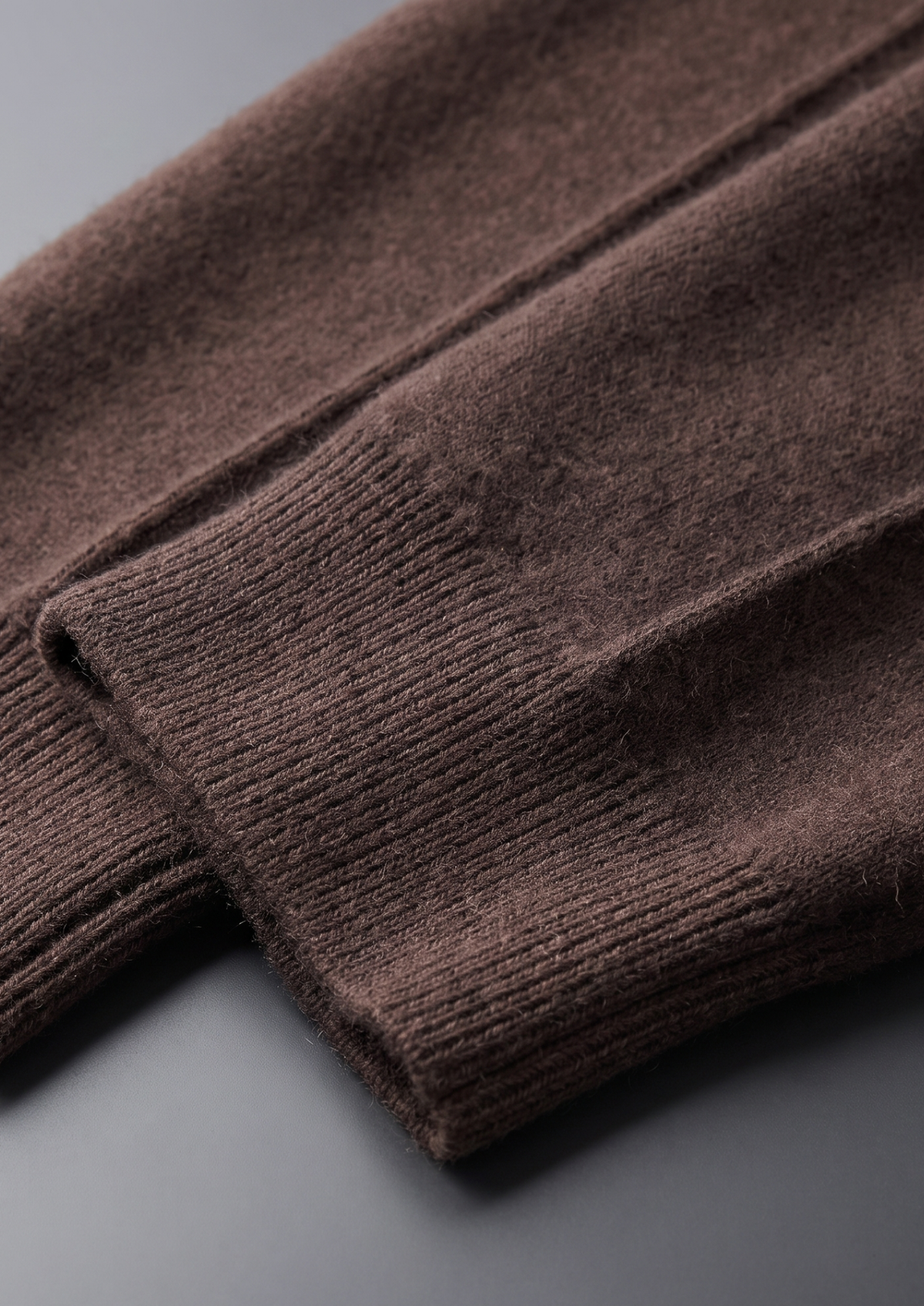 Pure Extra-Fine Merino Wool Dark Brown Luzzo Set | Roccella